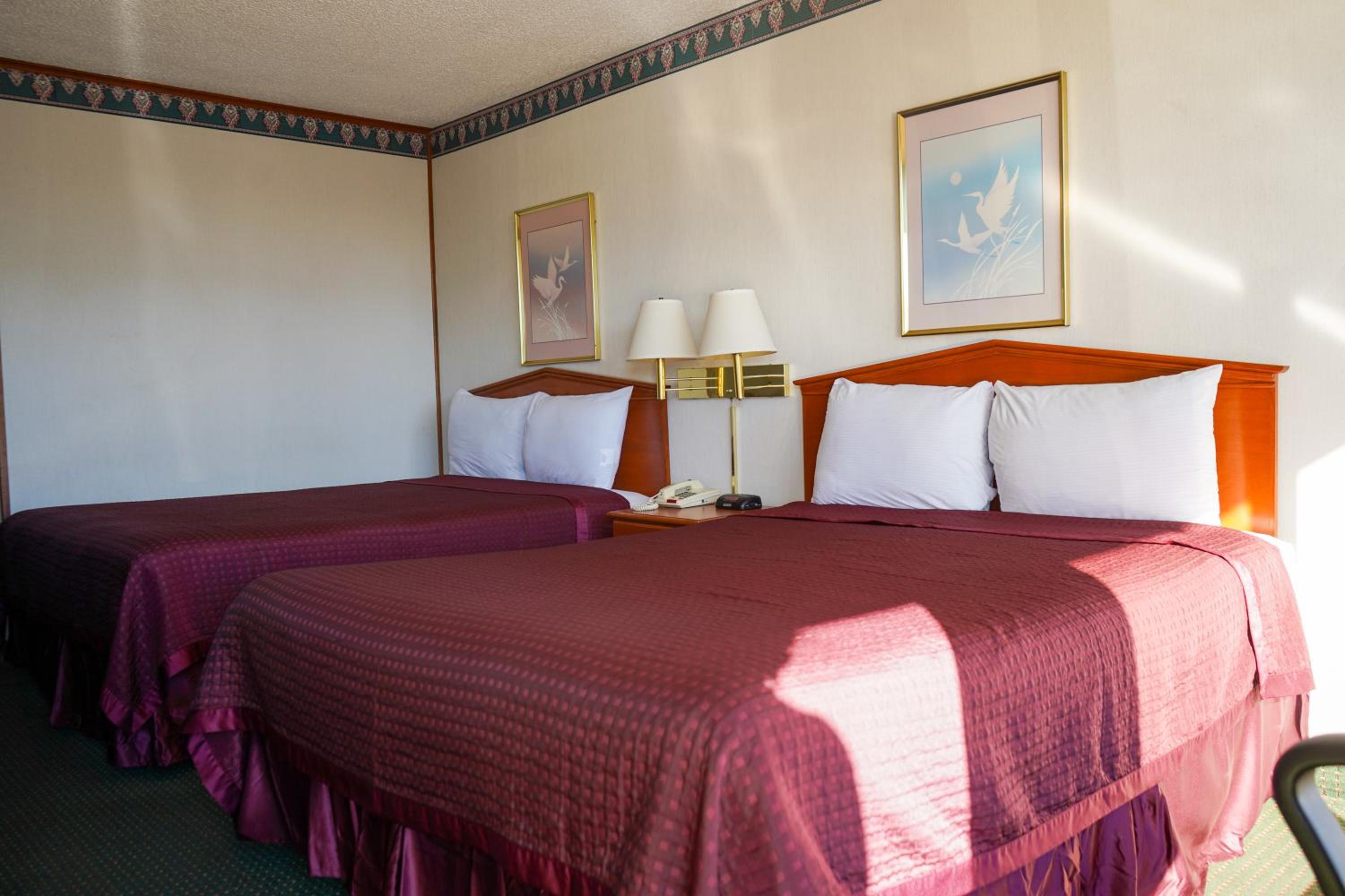 Clarksville Vacations - Sunset Inn Clarksville - Property Image 8