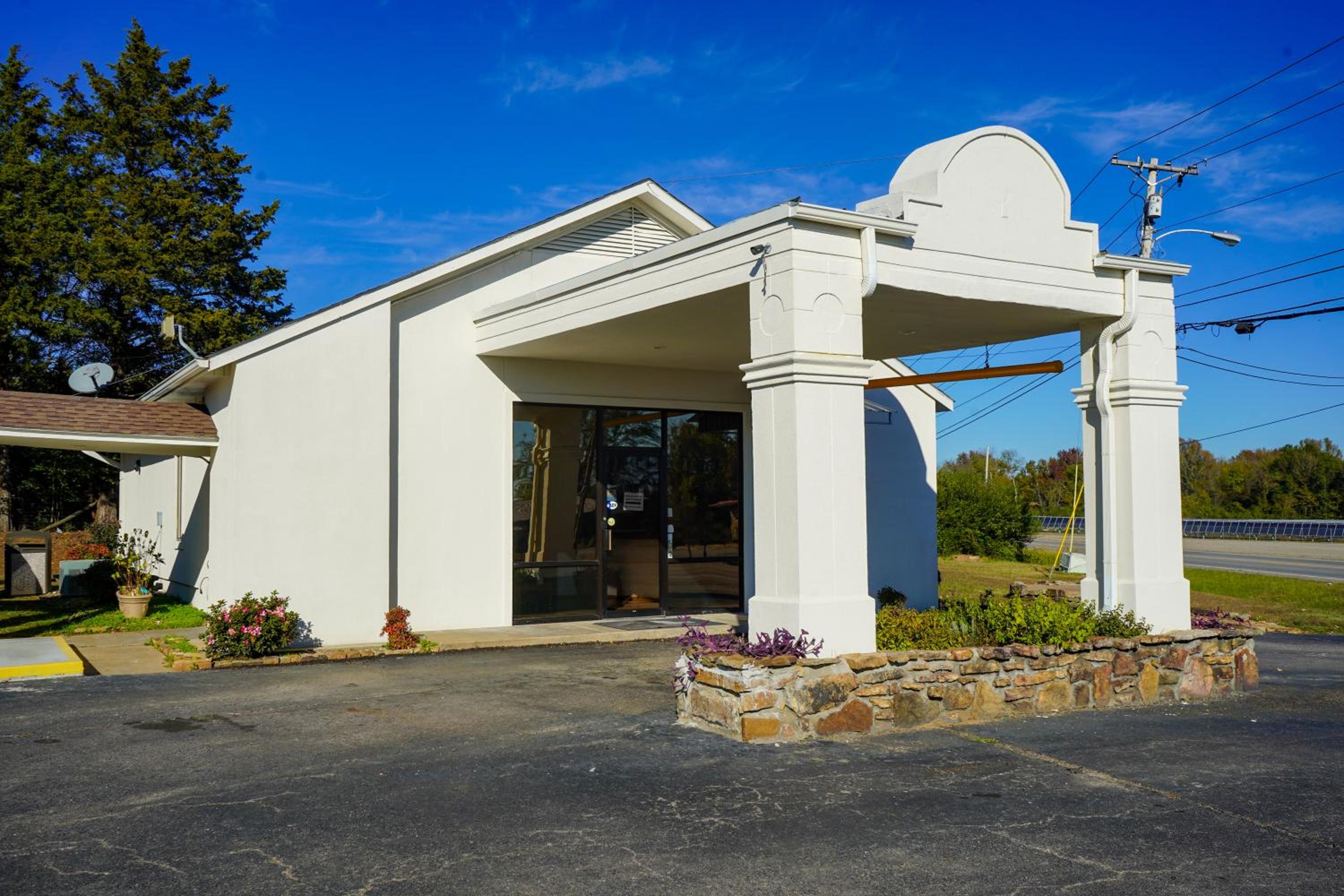 Clarksville Vacations - Sunset Inn Clarksville - Property Image 4