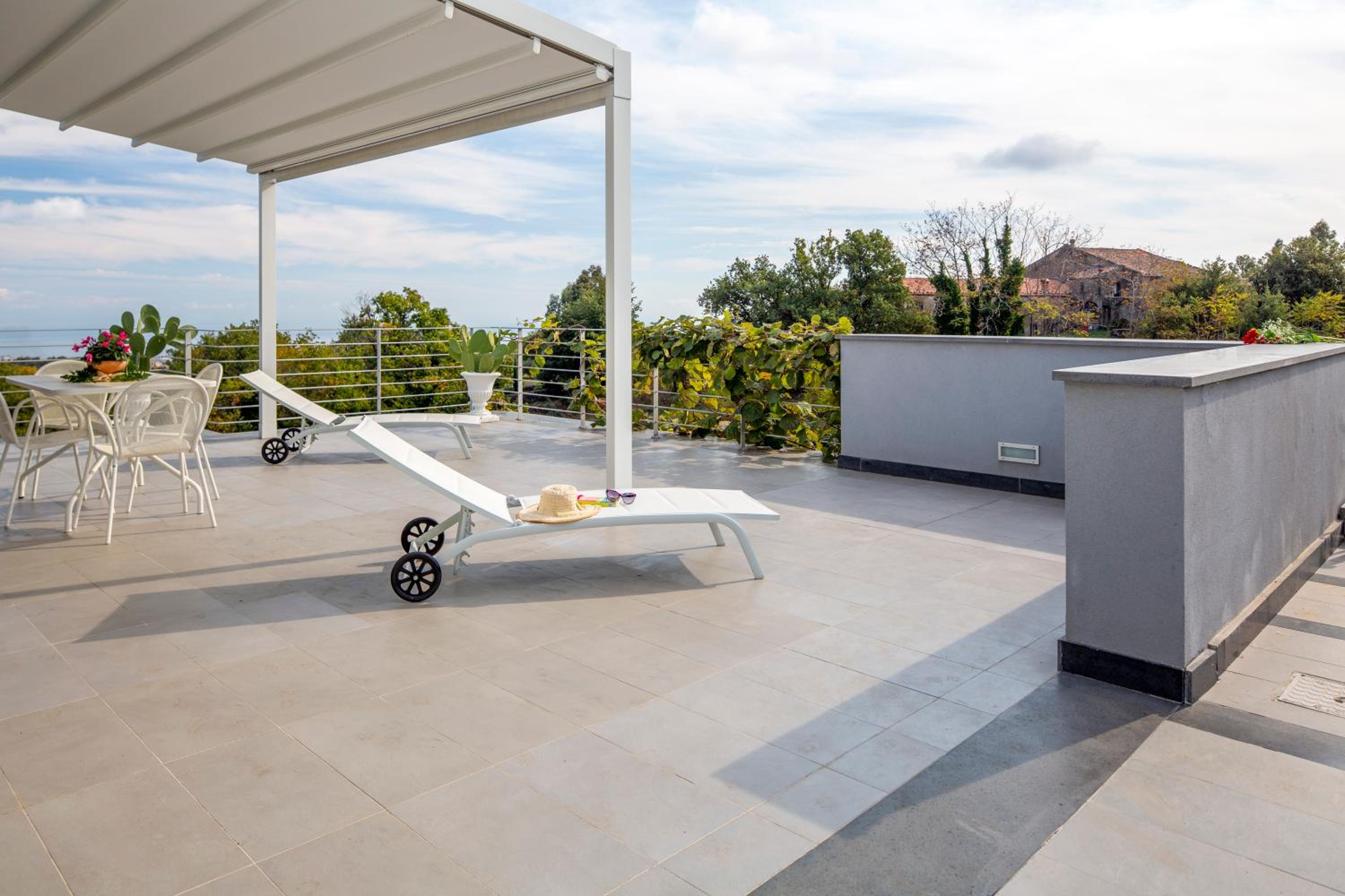 Design Villa in Piedimonte Etneo view 4