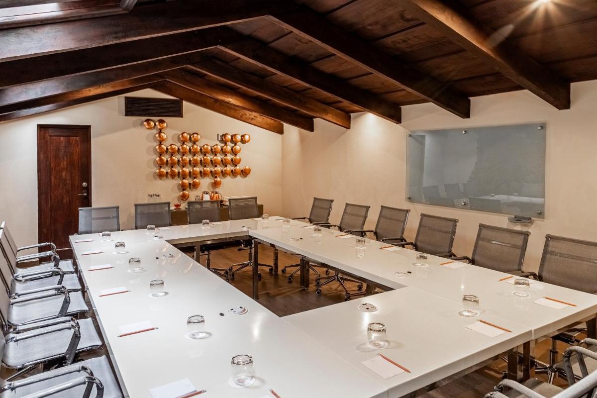 El Convento Boutique Hotel 15