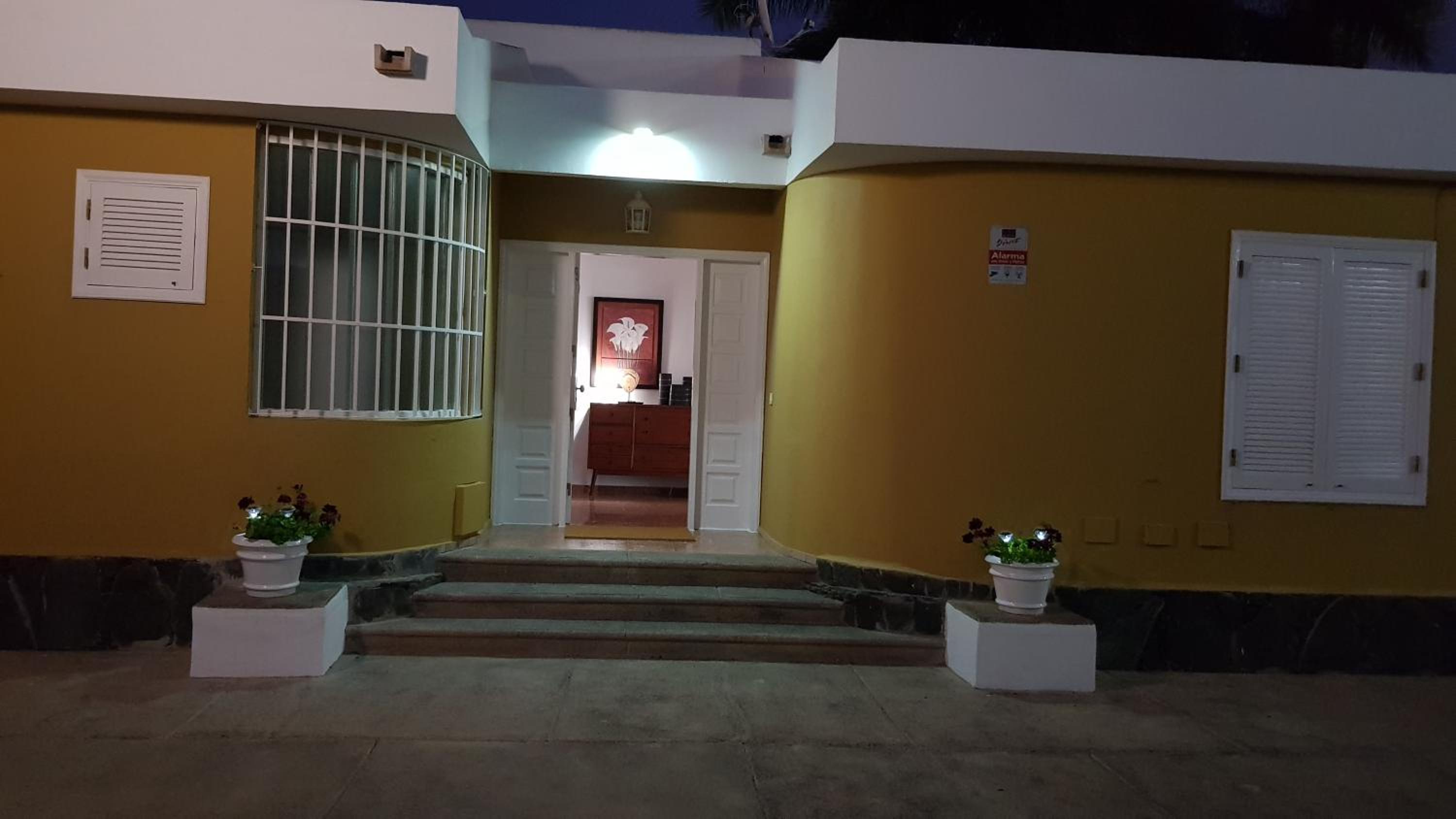 VILLA CON ENCANTO view 2
