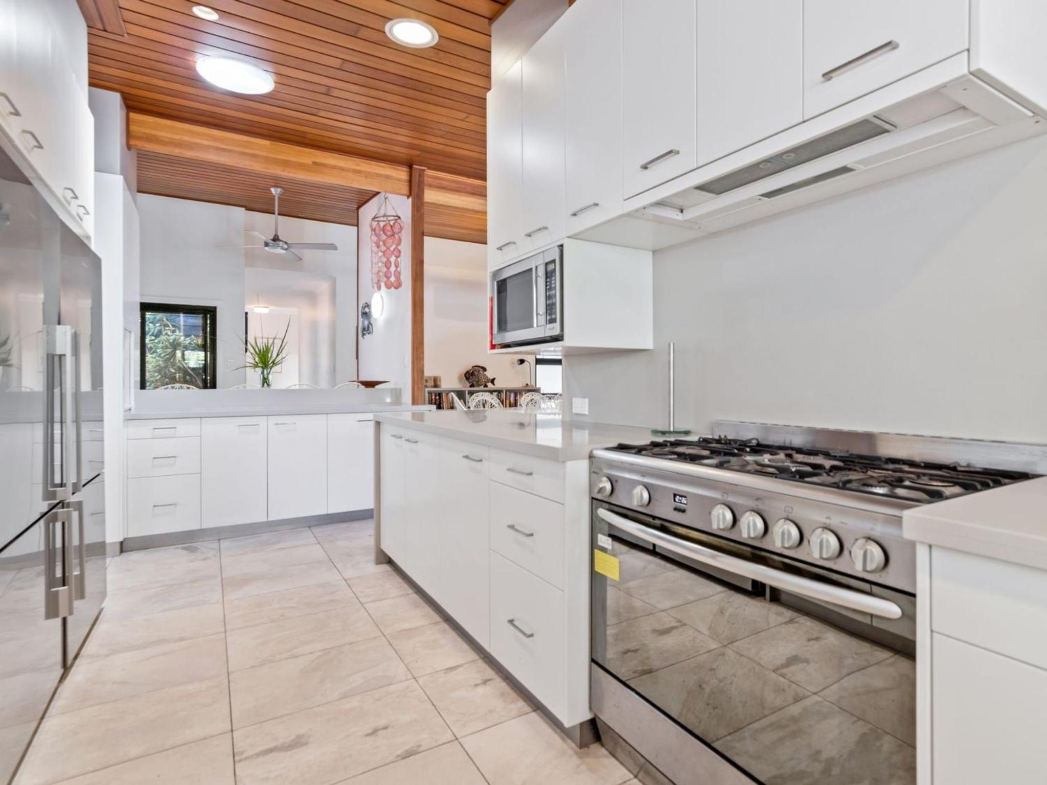 South Passage Beach House by Discover Stradbroke