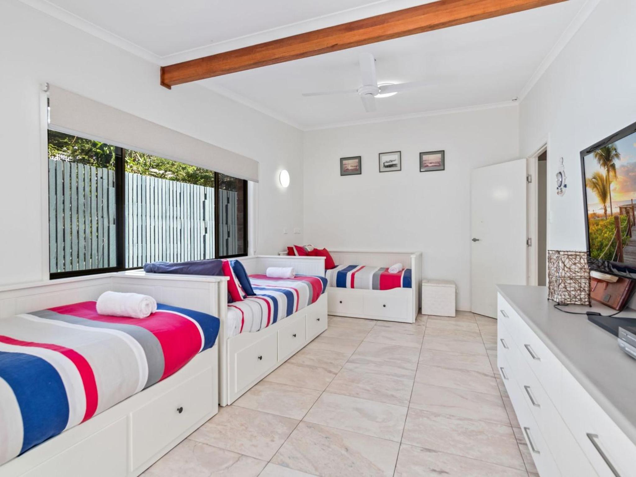 South Passage Beach House by Discover Stradbroke