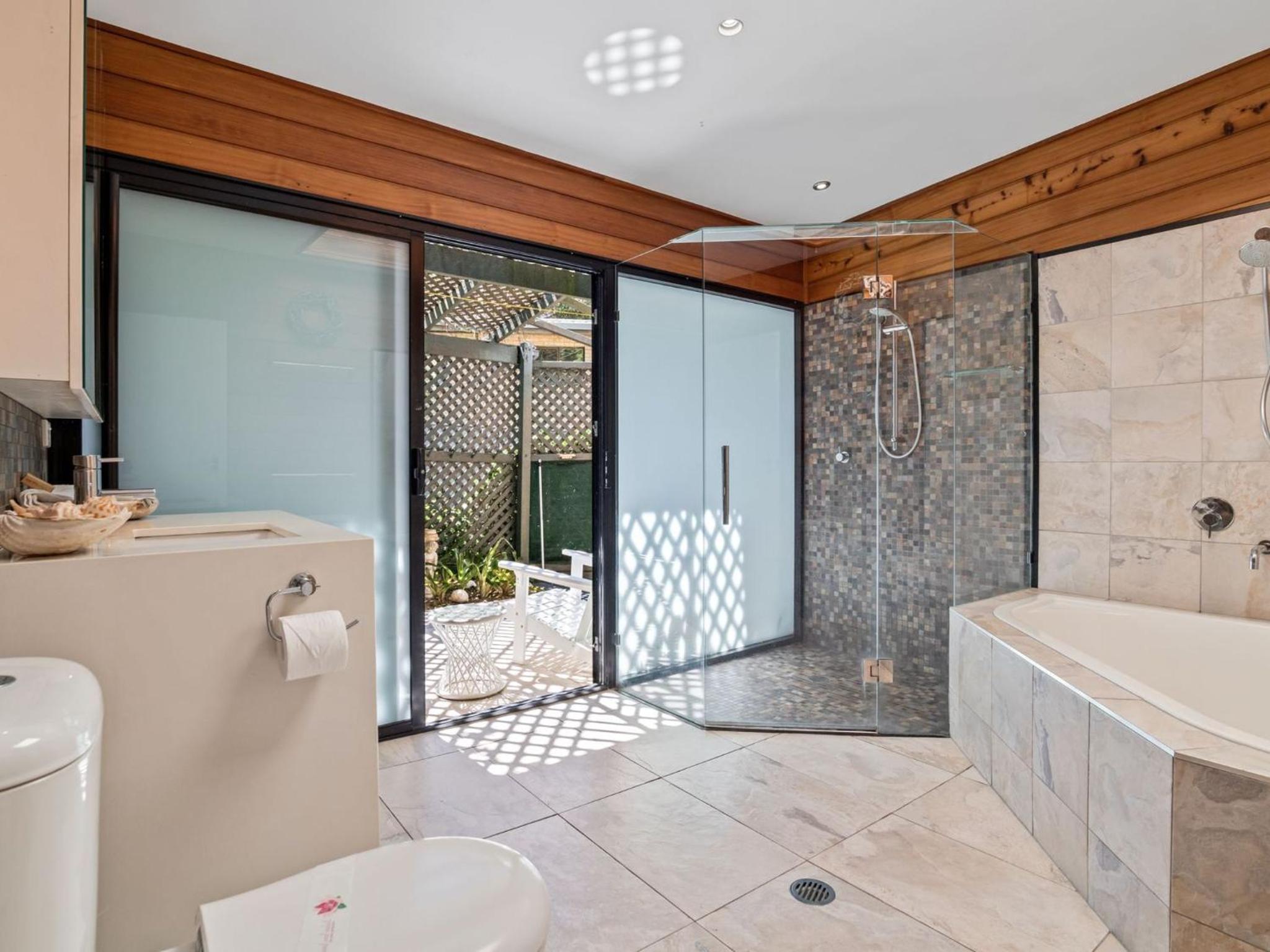 South Passage Beach House by Discover Stradbroke