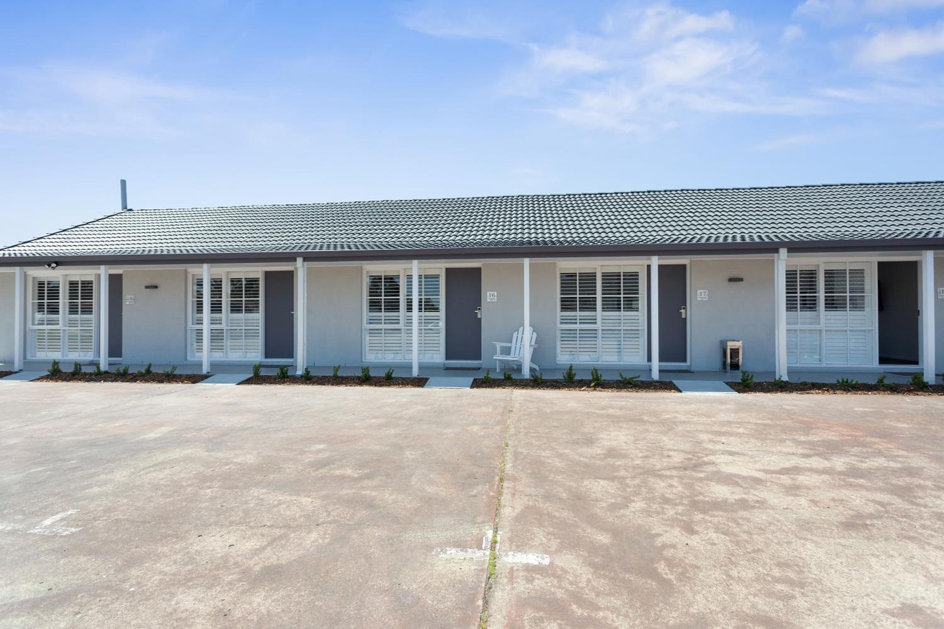 Hotel Sanctuary Inn on Westernport - Image 1