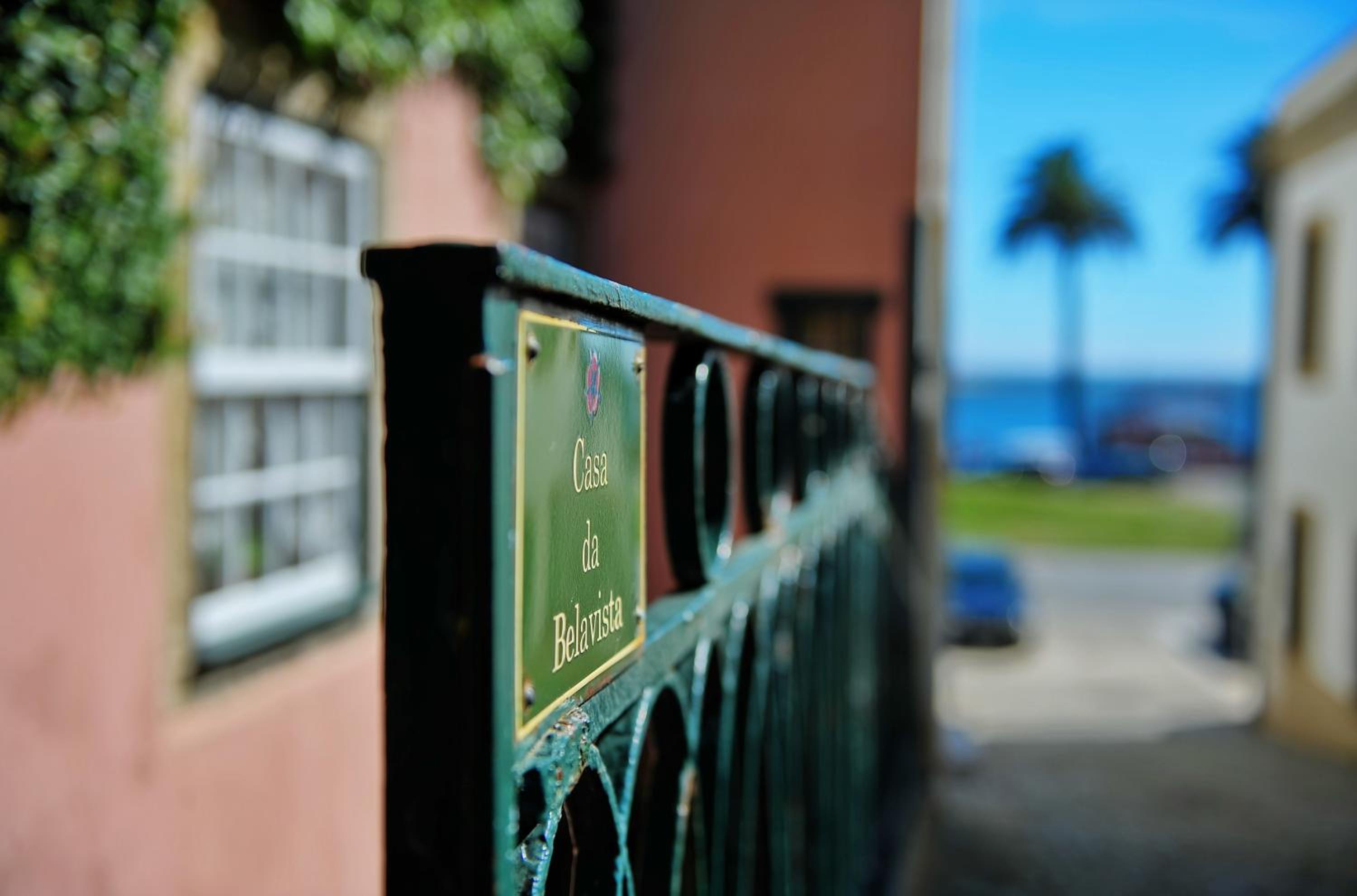 Old Mansion located by the Douro river view 4