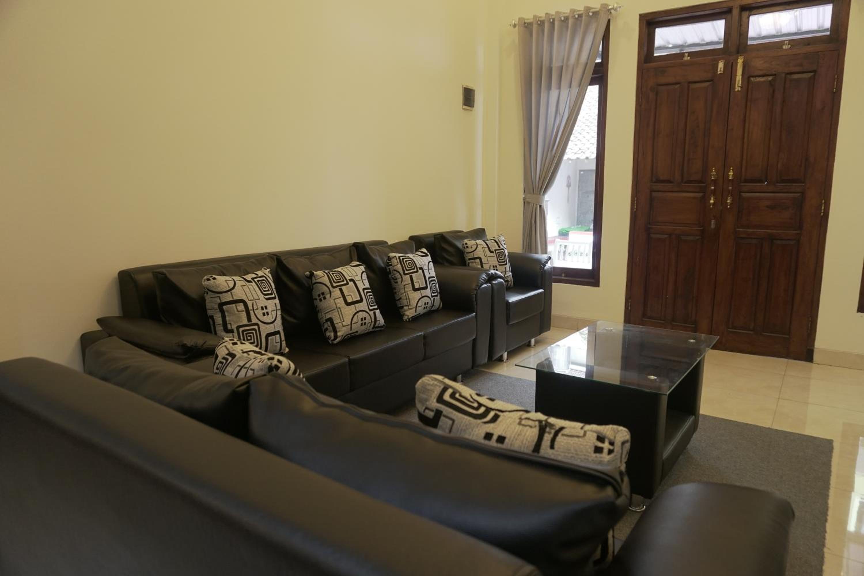 Sayana Homestay