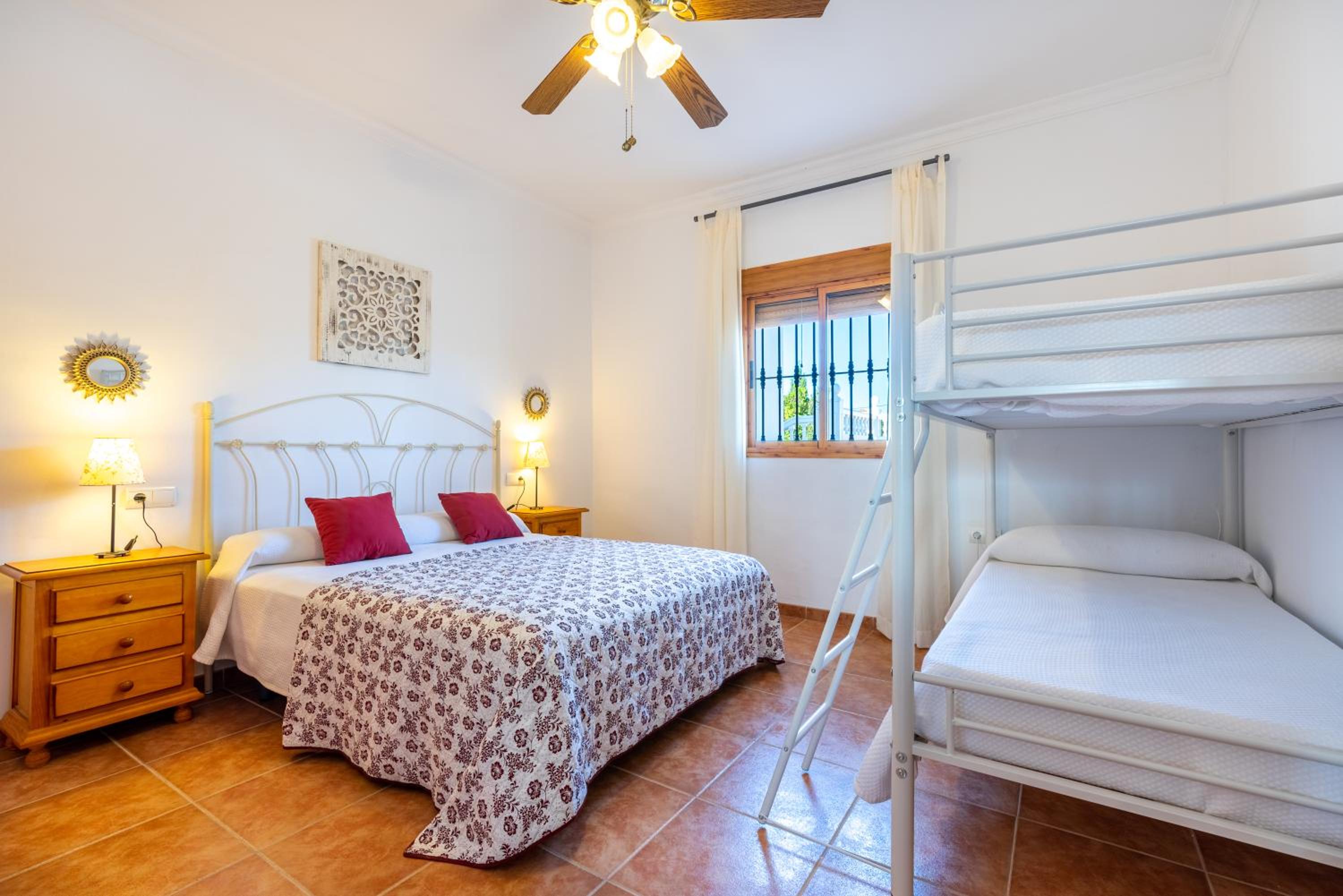 Casa Mari en Almogía — hotel room