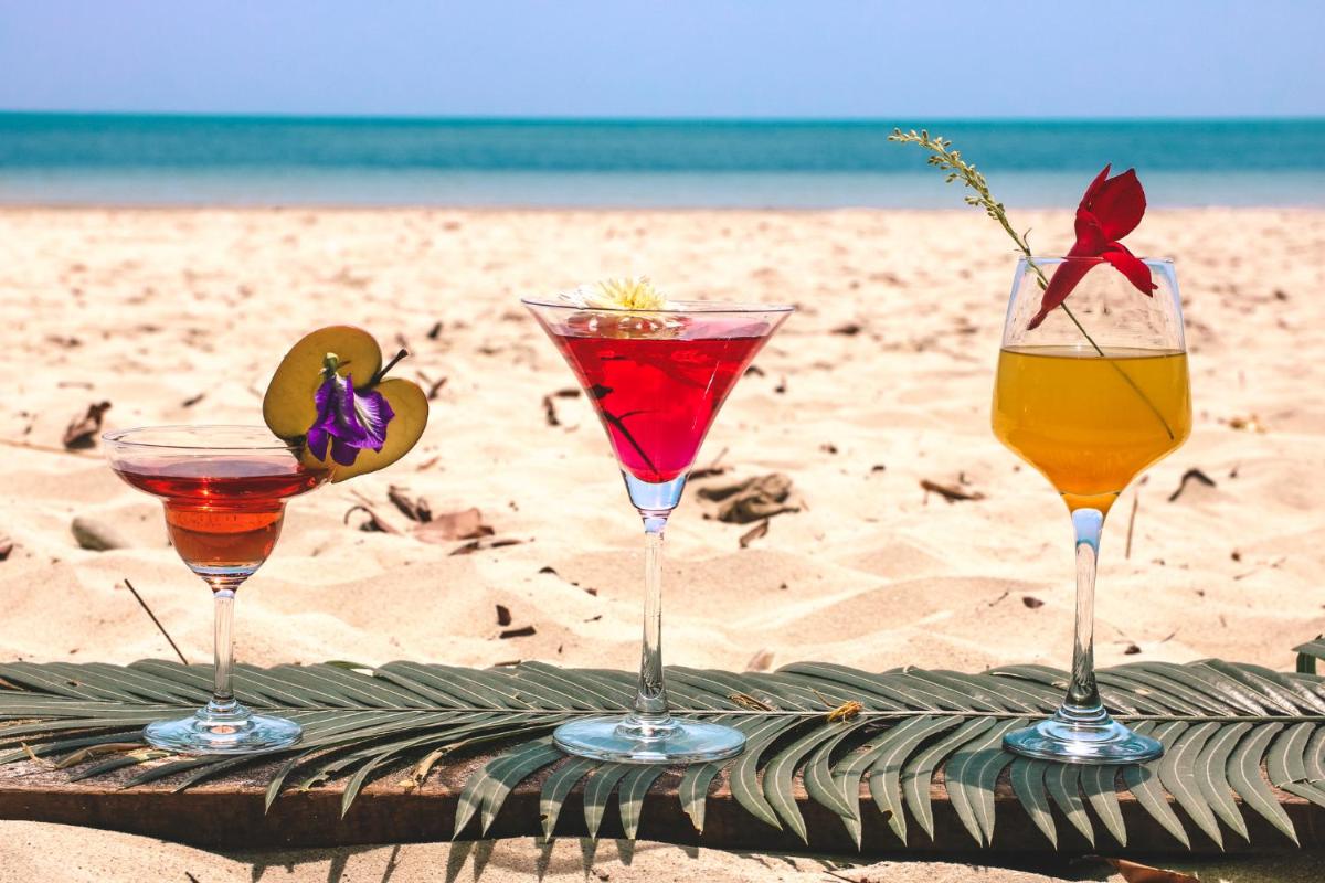 Munjoh Ocean Resort - Private Beachfront Luxury Retreat in Havelock