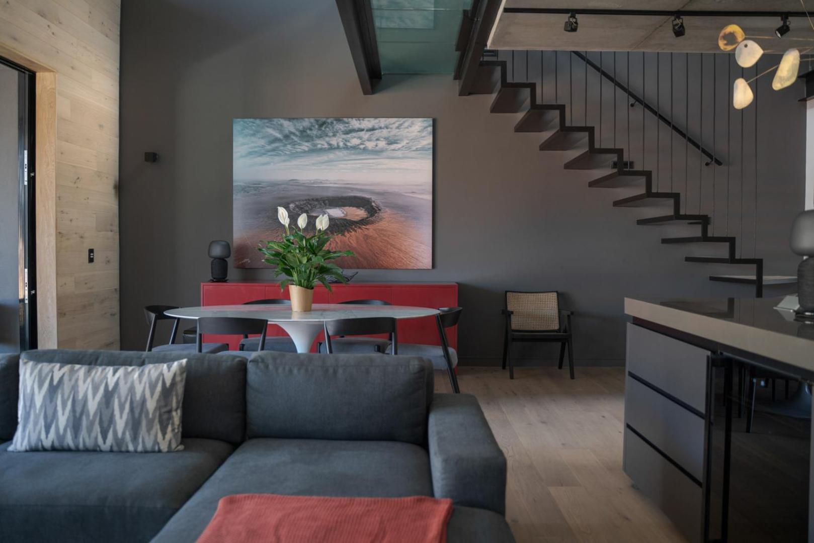LOFT 606 Penthouse at The Signature view 4