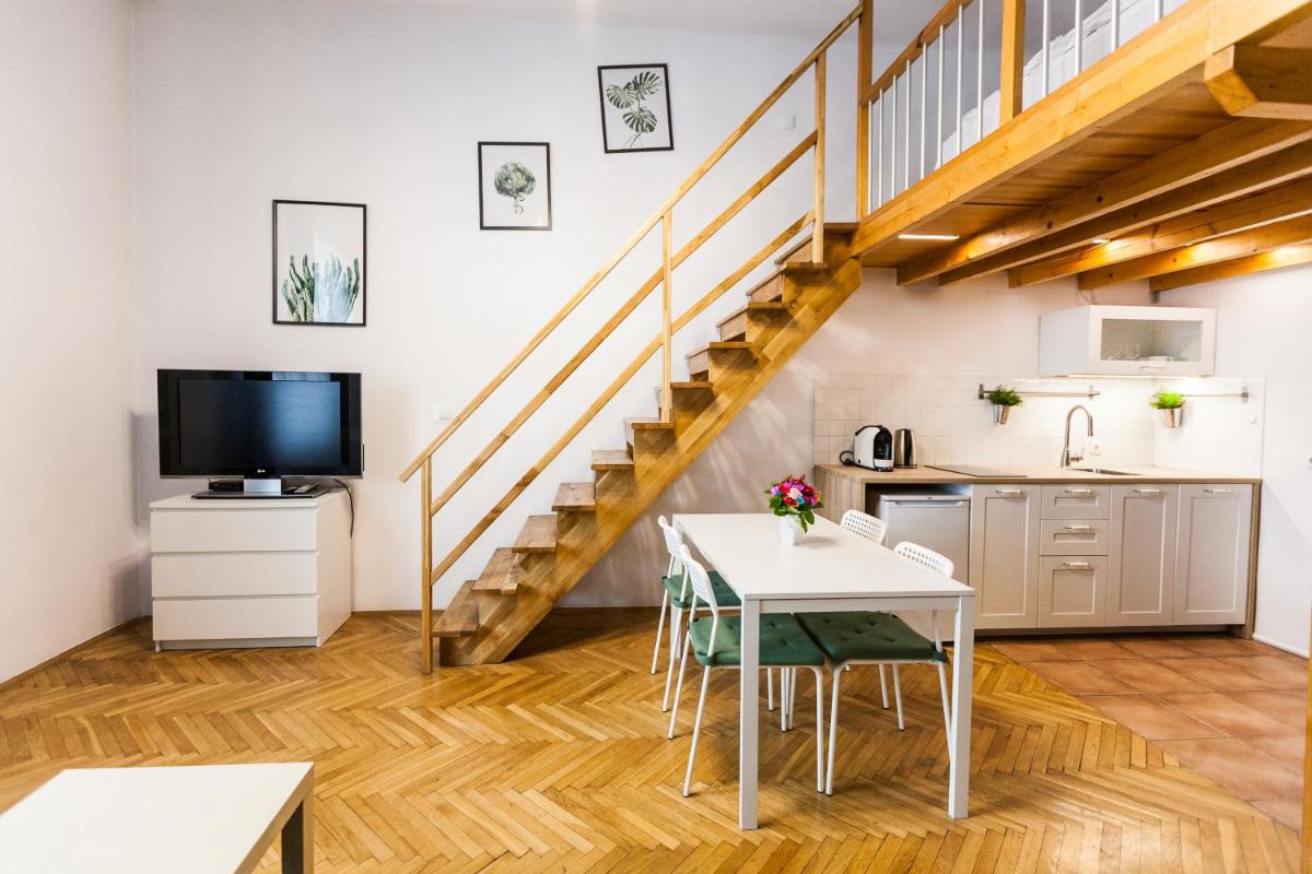 VINTAGE SZPITALNA APARTMENT view 4