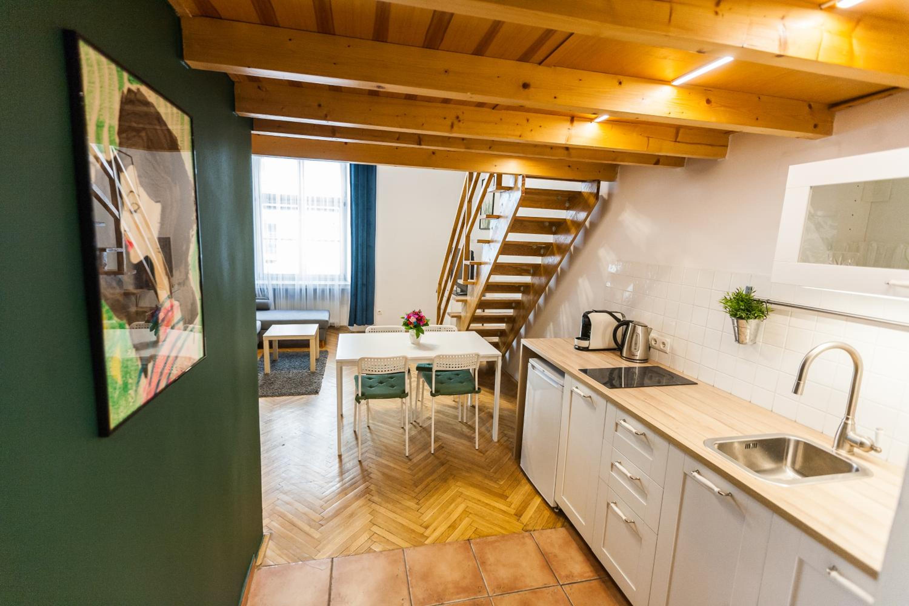 VINTAGE SZPITALNA APARTMENT view 5