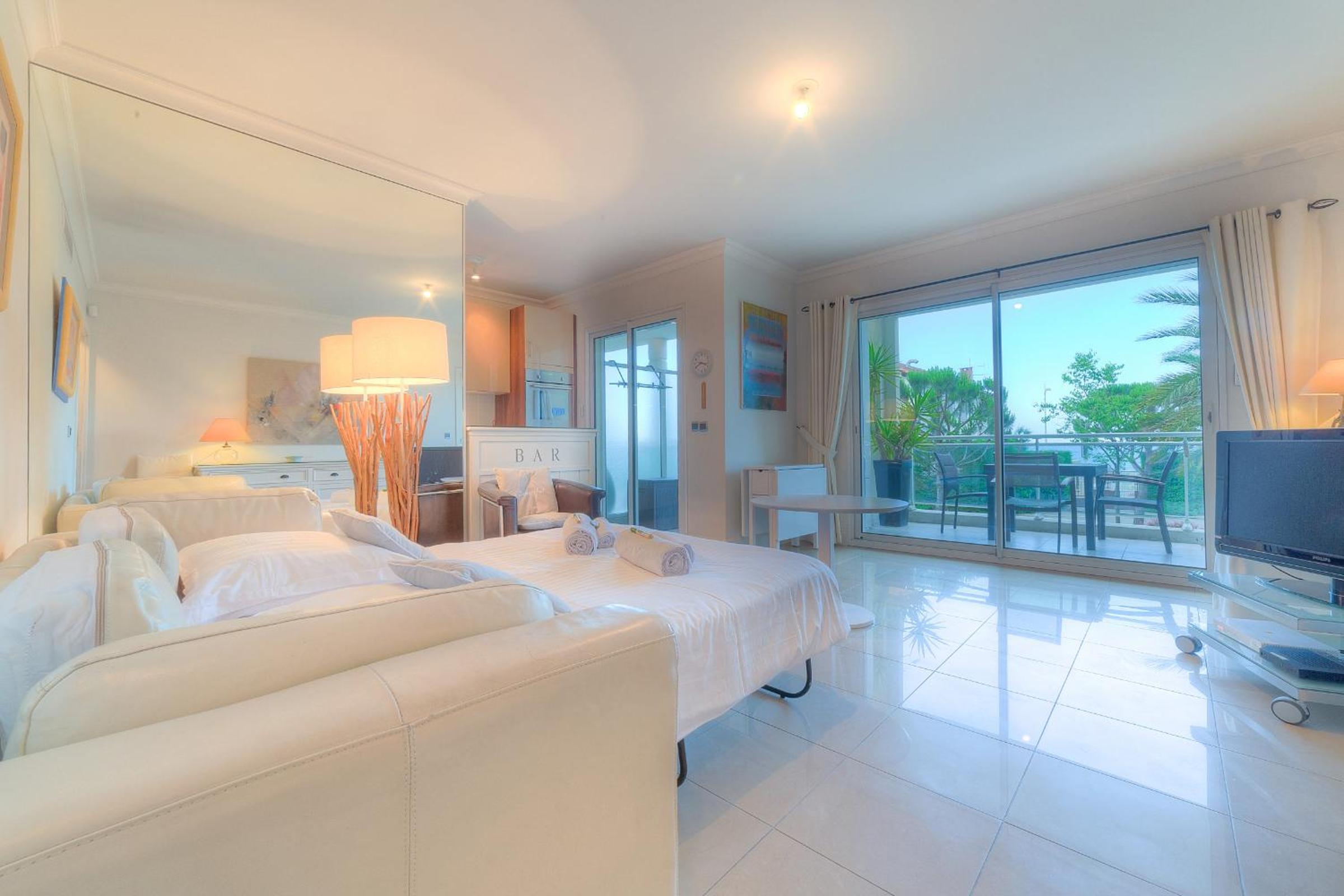 IMMOGROOM - Sea view - Terrace- Swimming-Pool 1 min from the beach photo 4
