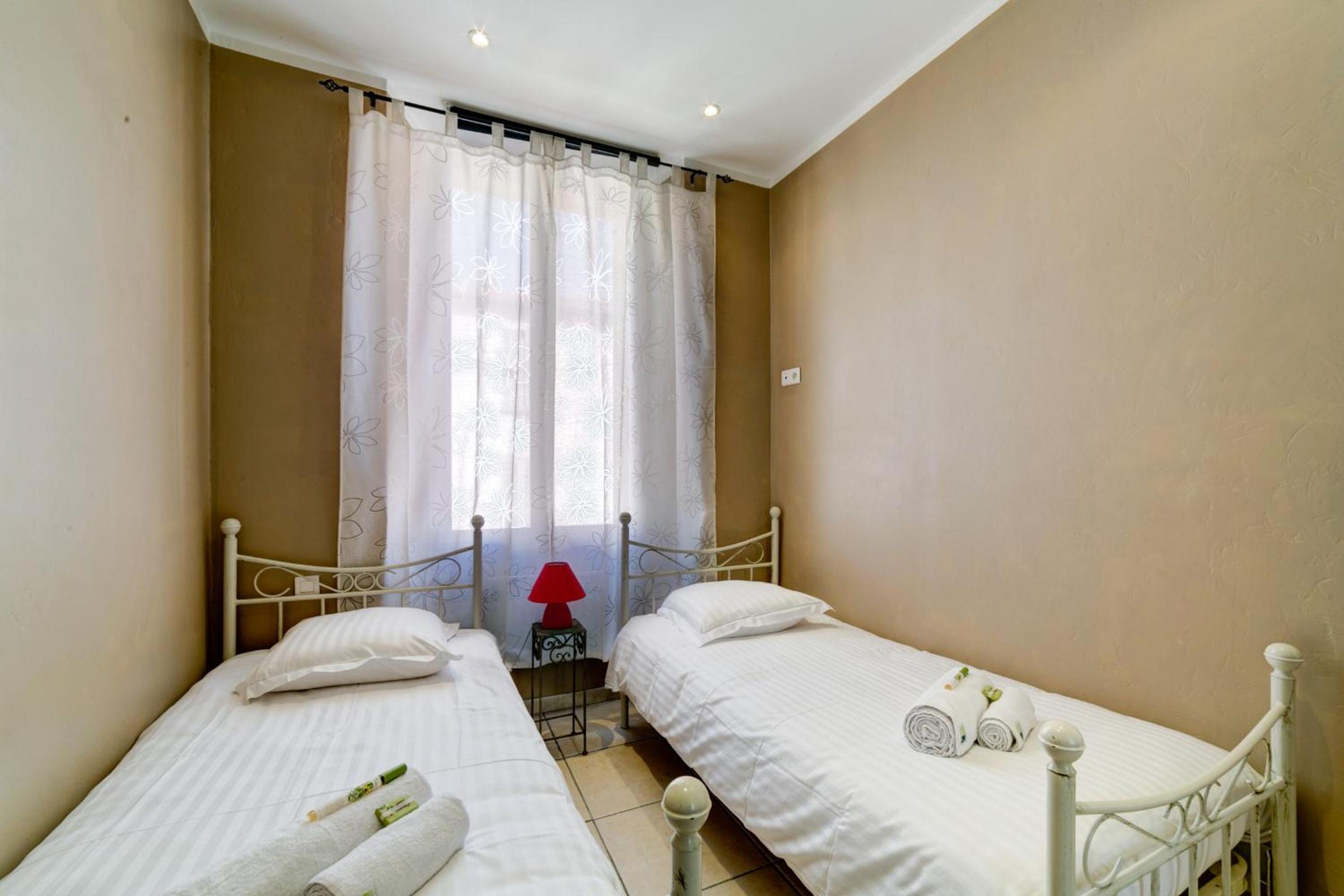 IMMOGROOM - Historic Area Le Suquet - 6min from the beaches view 4
