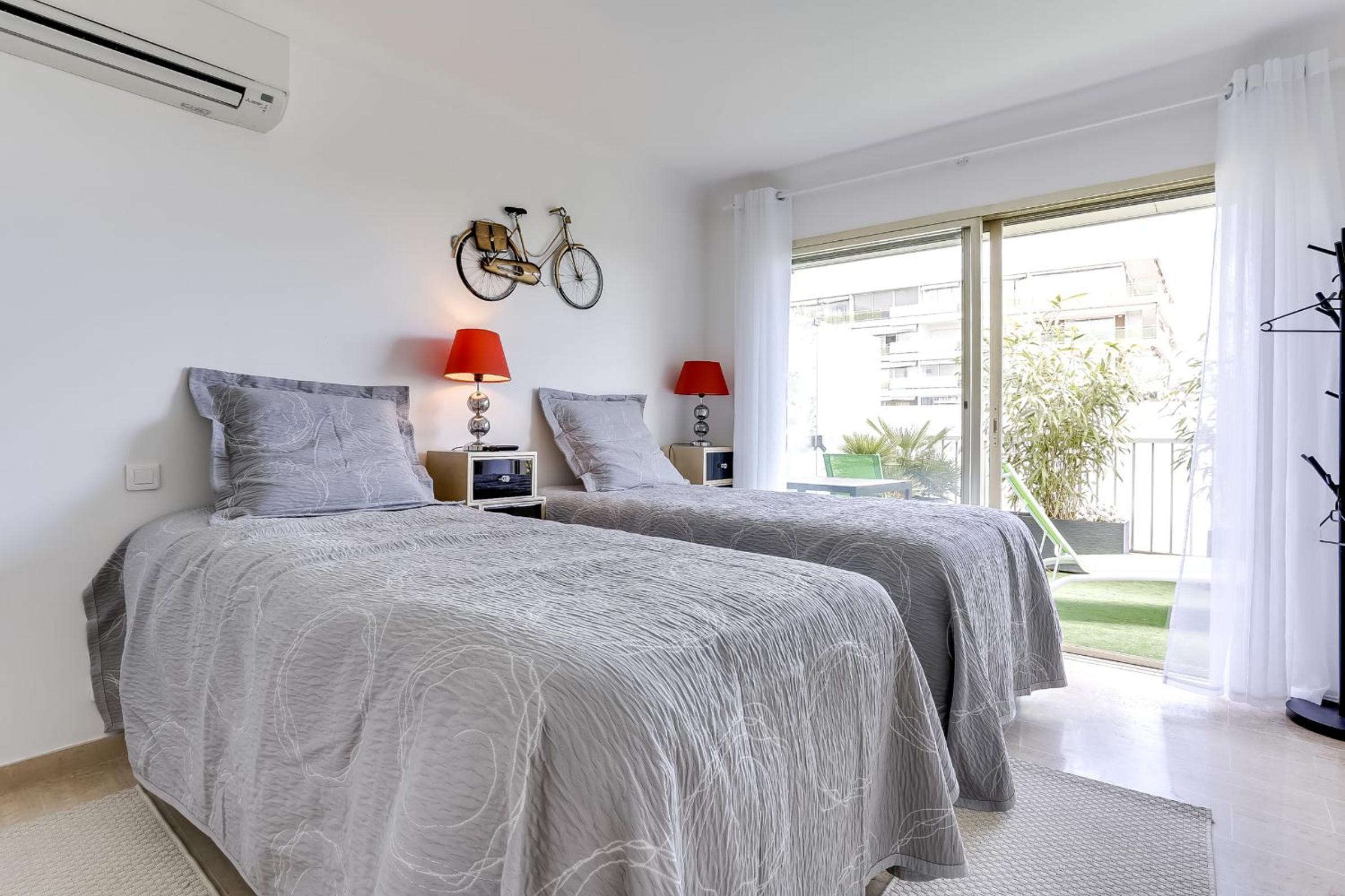 IMMOGROOM - Apartment with terrace - AC - Parking photo 3