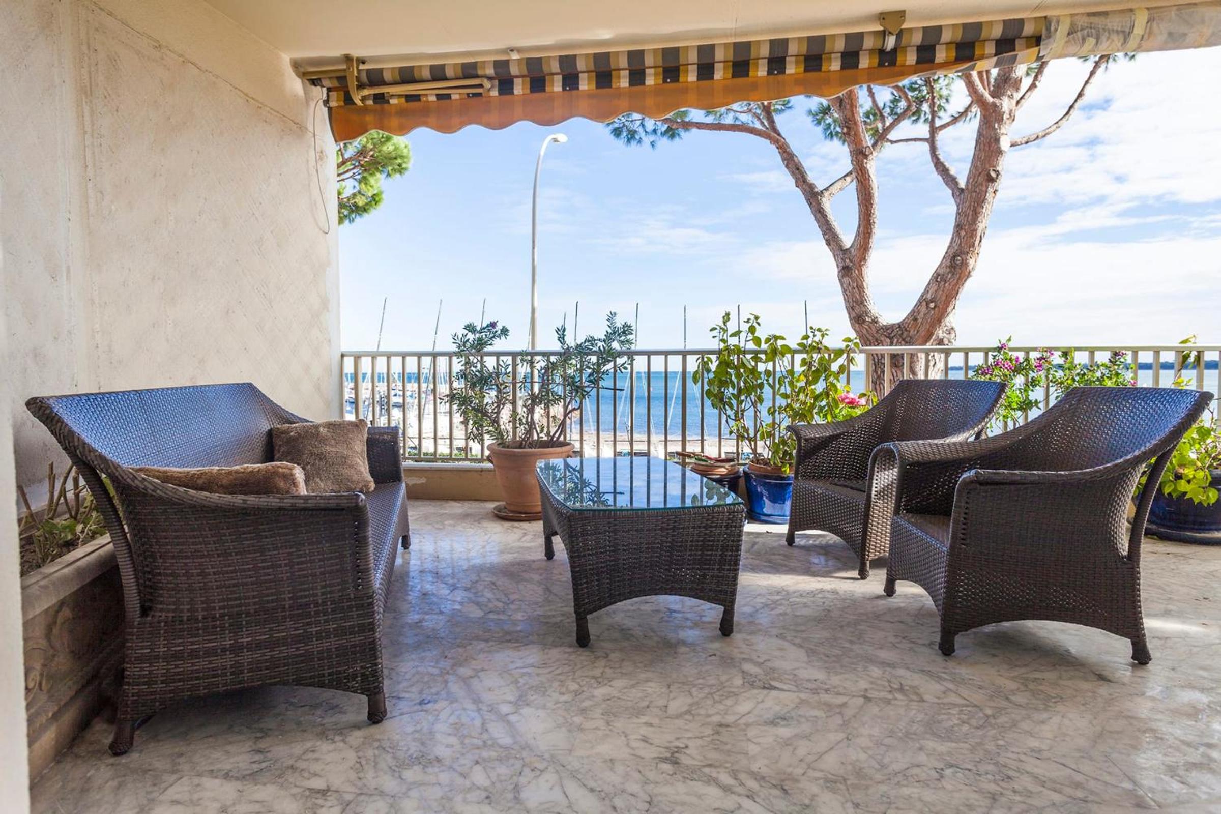IMMOGROOM- Huge Terrace - Panoramic Sea View - 1min from Beach view 2