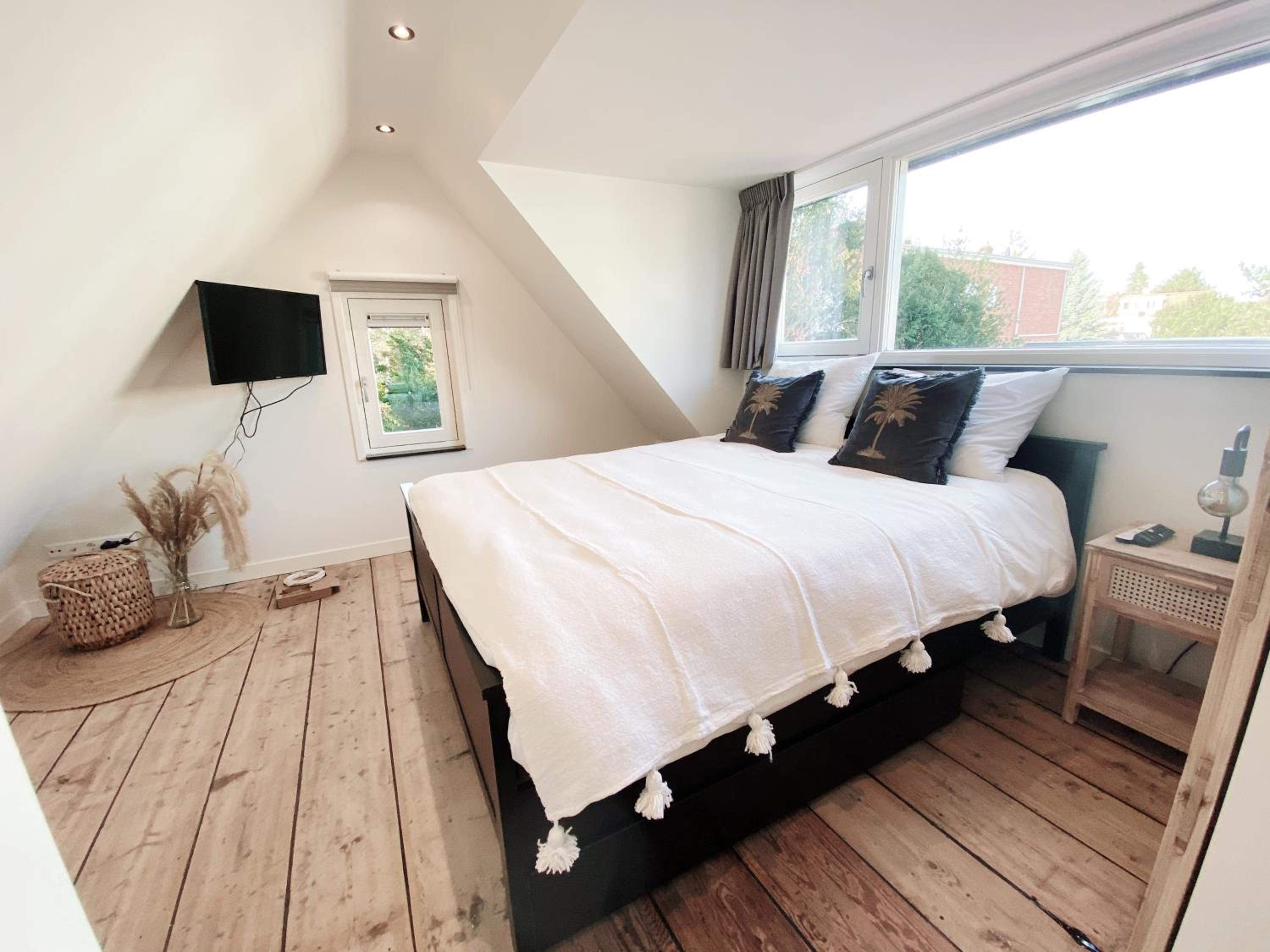 Cozy historical Cottage (Huisje HèHè) view 4