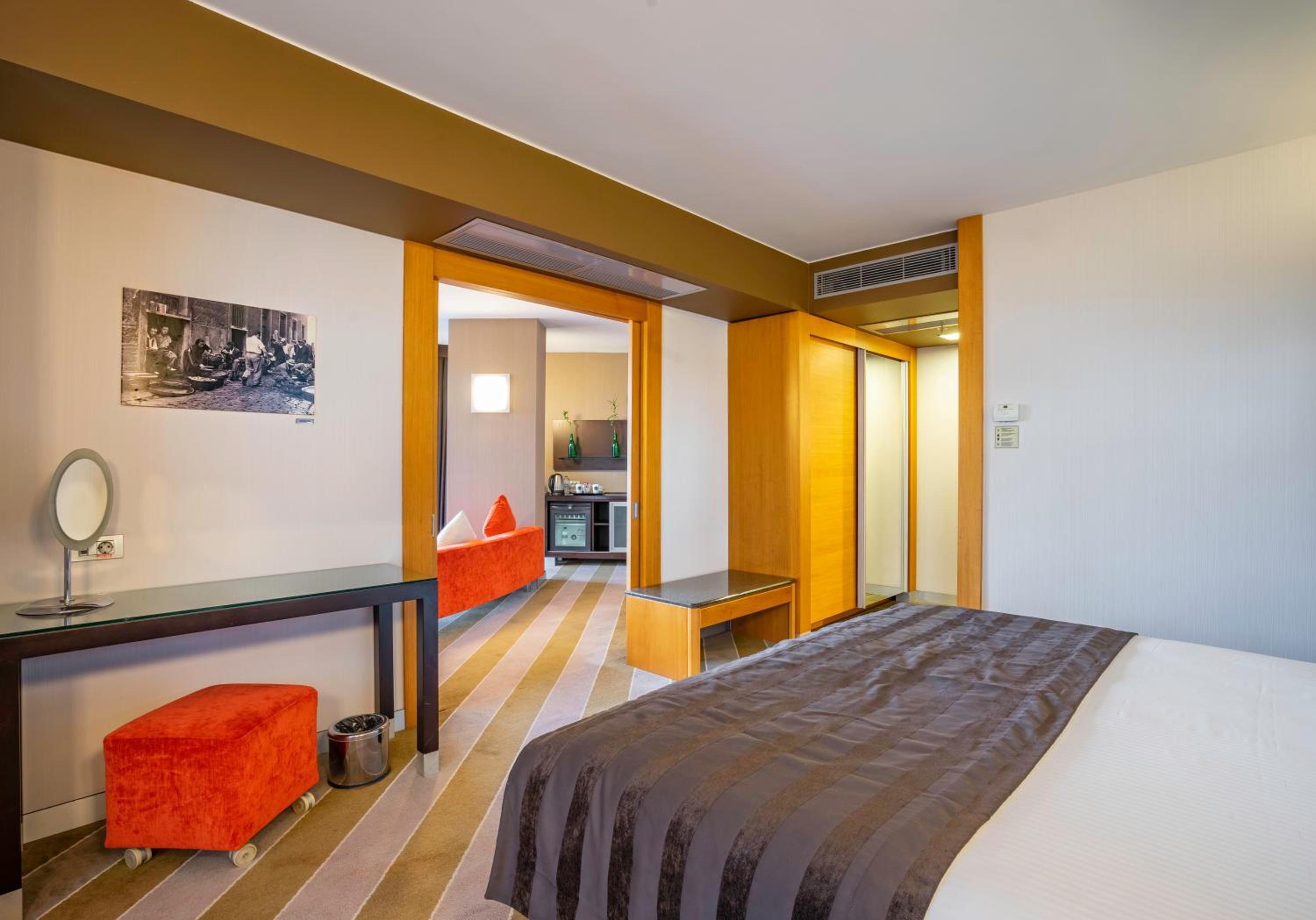 Point Hotel Taksim - Image 21
