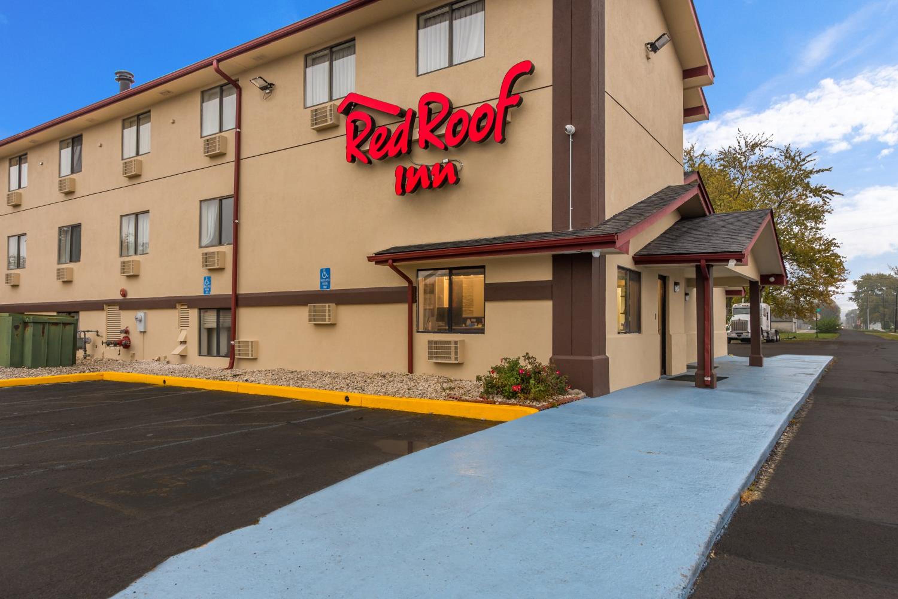 Baymont by Wyndham Findlay view 5