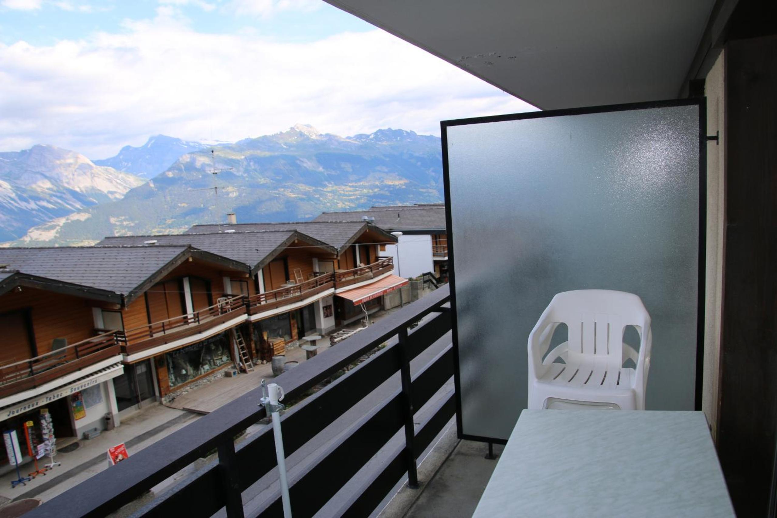 Remointze COSY & CENTER apartments by Alpvision Résidences