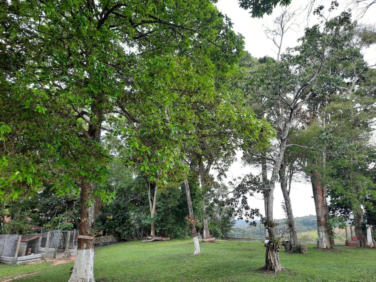 Hospedagem Chalé pousada Chácara Cantinho do Mozão
