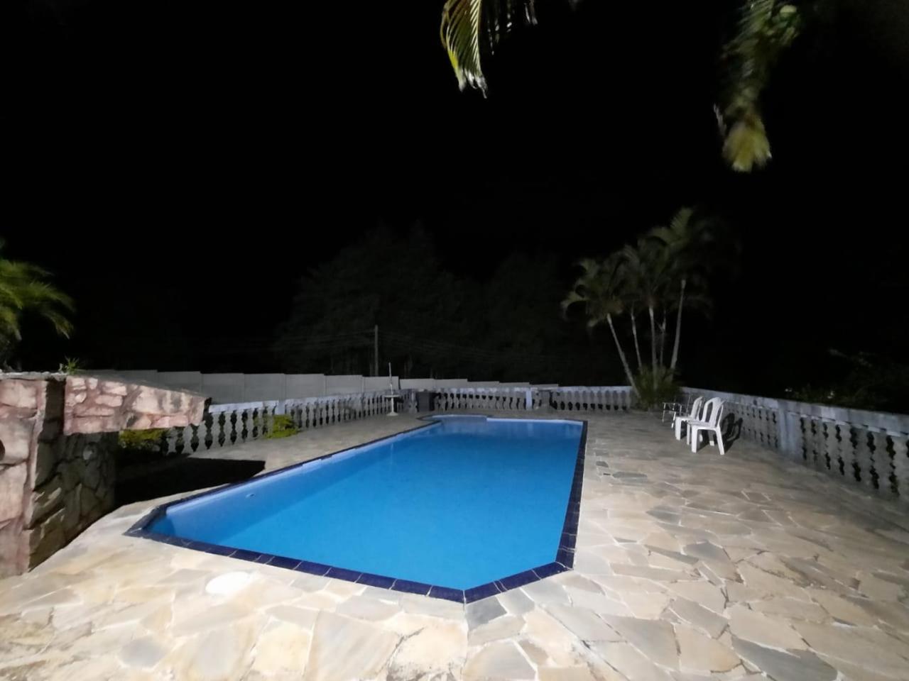 Hospedagem Chalé pousada Chácara Cantinho do Mozão