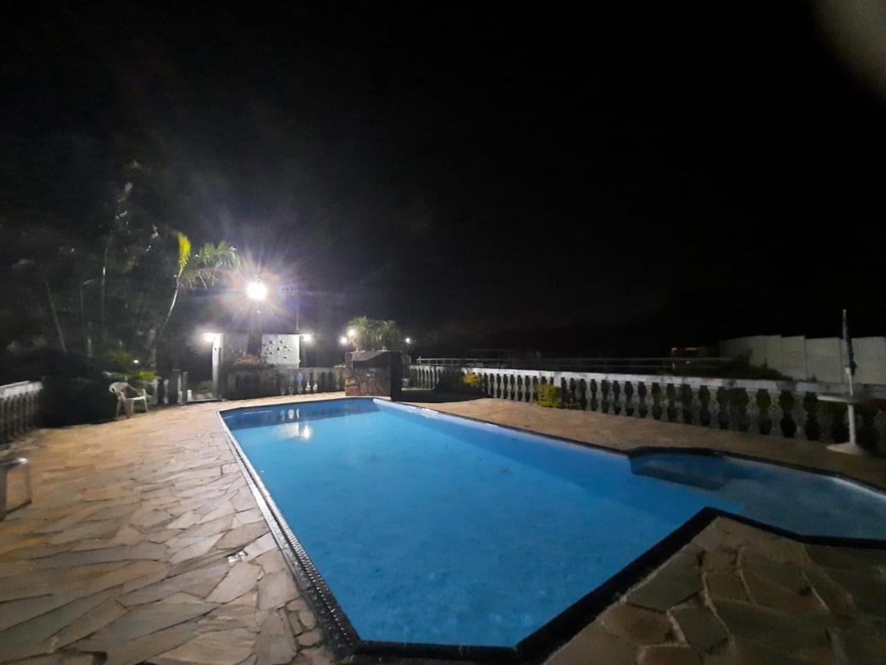 Hospedagem Chalé pousada Chácara Cantinho do Mozão