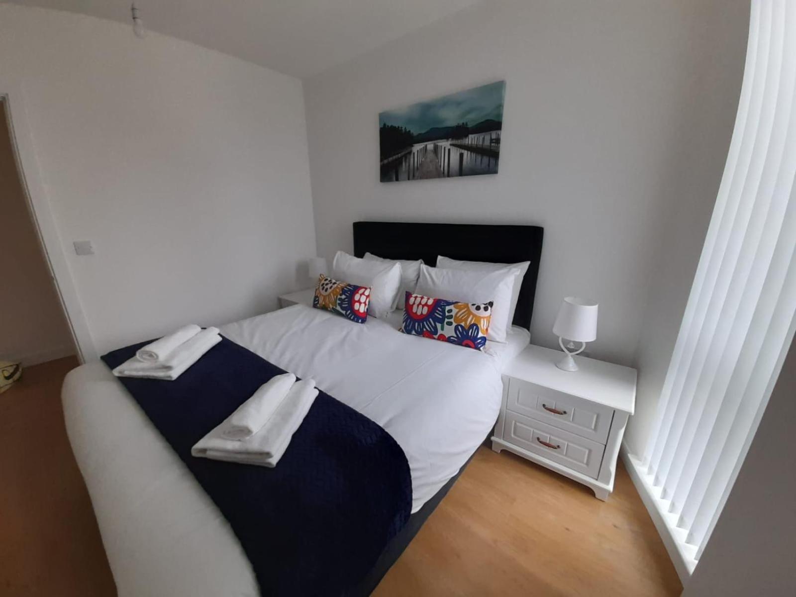 Berks Luxury Serviced Apartments , free parking, free Gym and free wifi view 2