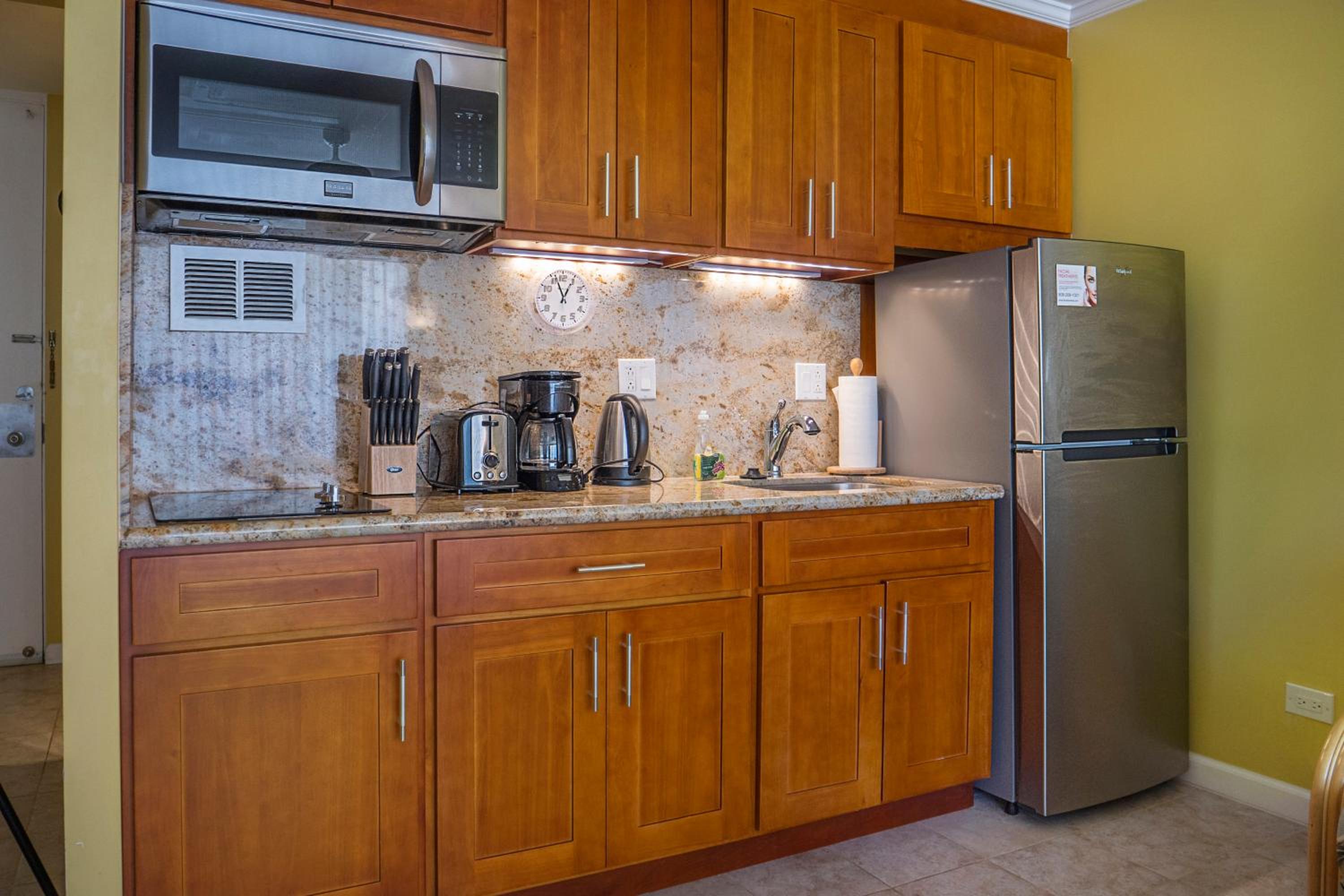 Tropical Studios at Marine Surf Waikiki - FREE PARKING - BEST LOCATION - FULL KITCHEN - SWIMMING POOL 照片第 96 張,共 263 張