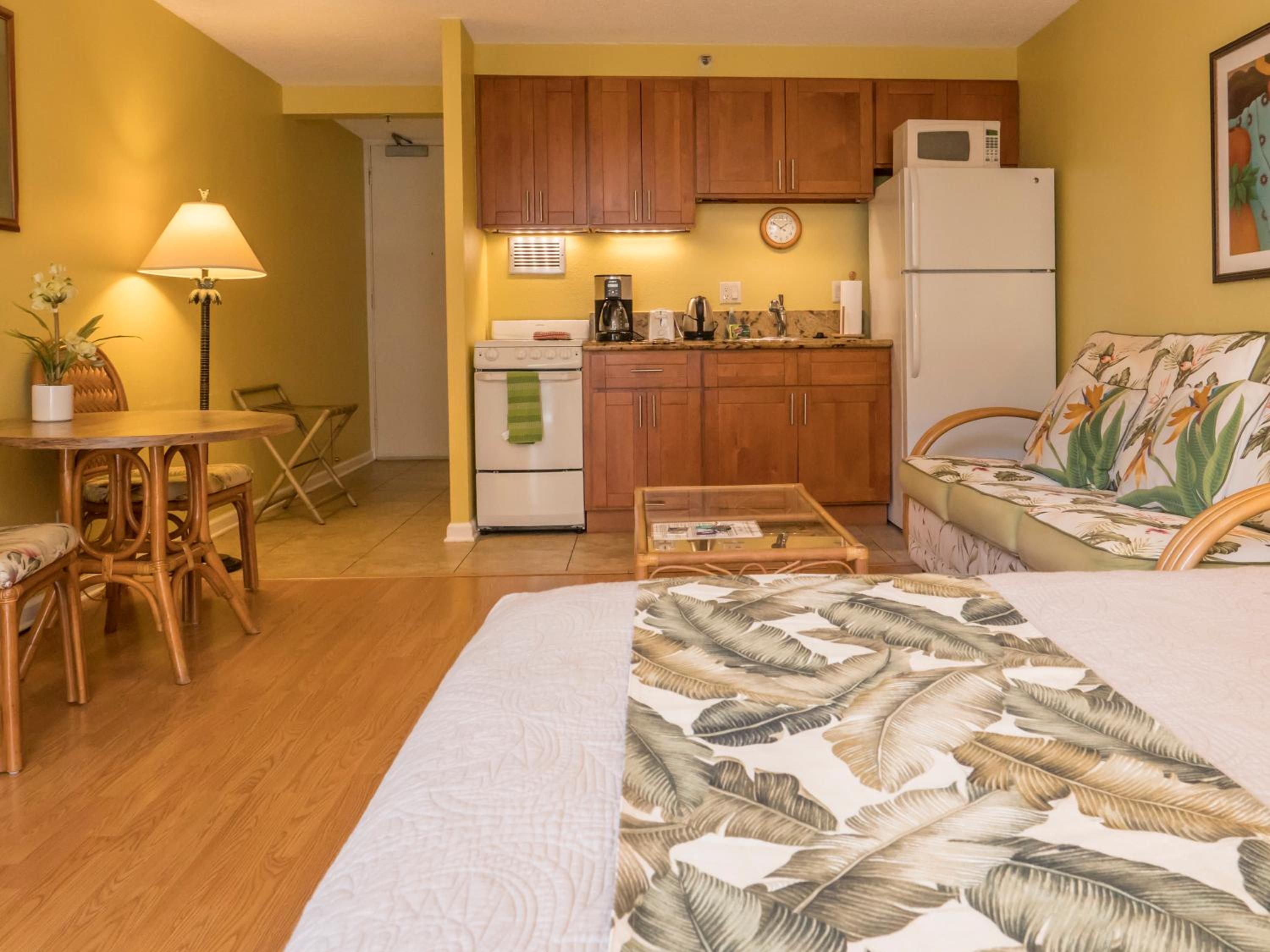 Tropical Studios at Marine Surf Waikiki - FREE PARKING - BEST LOCATION - FULL KITCHEN - SWIMMING POOL 照片第 116 張,共 263 張