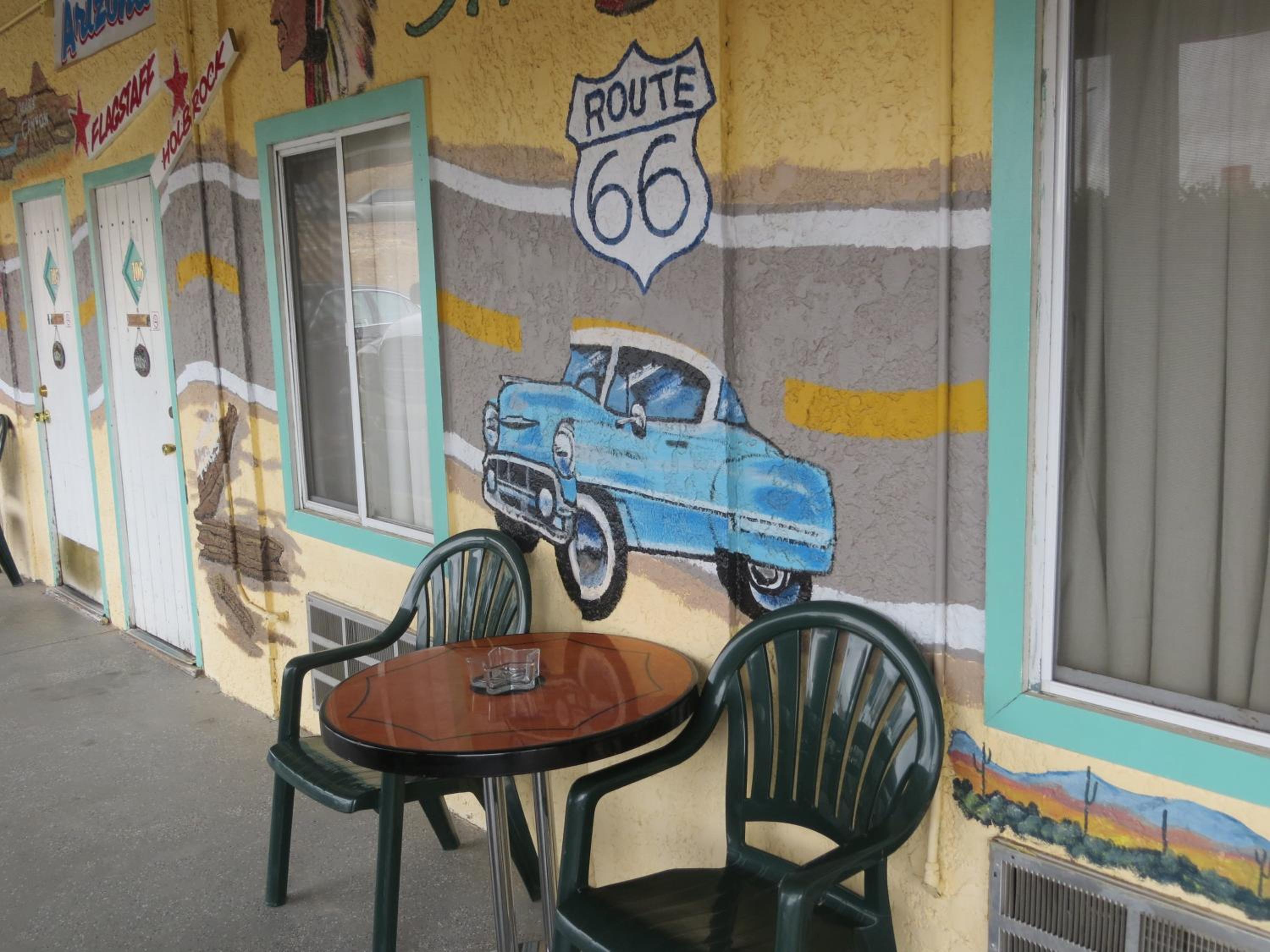 Kingman Vacations - El Trovatore Motel - Property Image 5