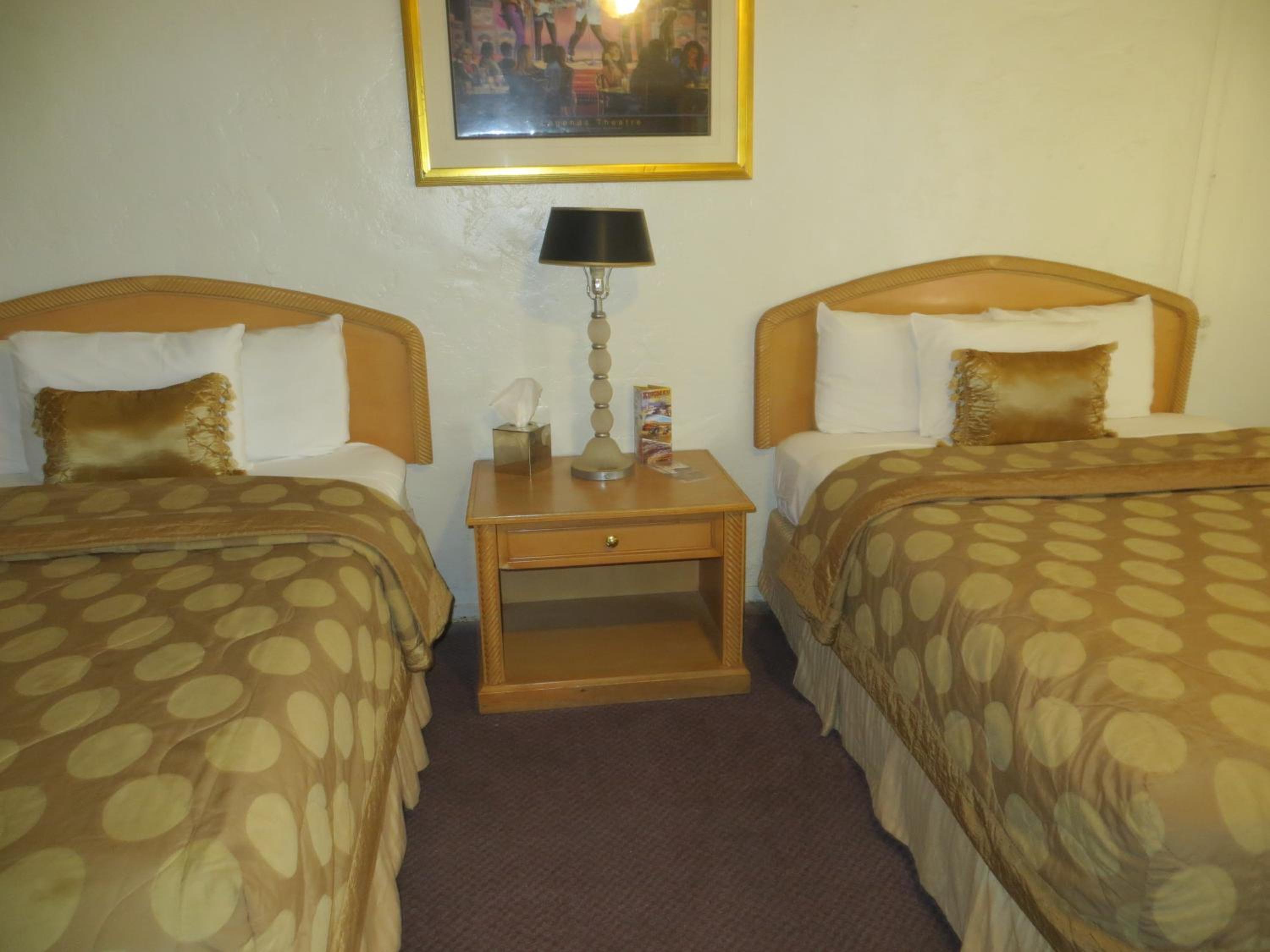 Kingman Vacations - El Trovatore Motel - Property Image 11