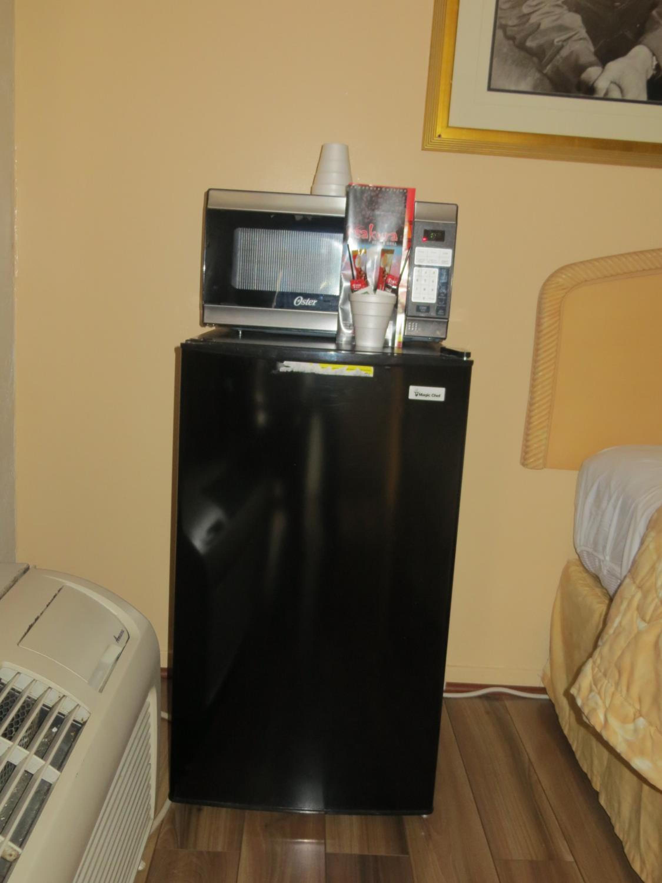 Kingman Vacations - El Trovatore Motel - Property Image 2