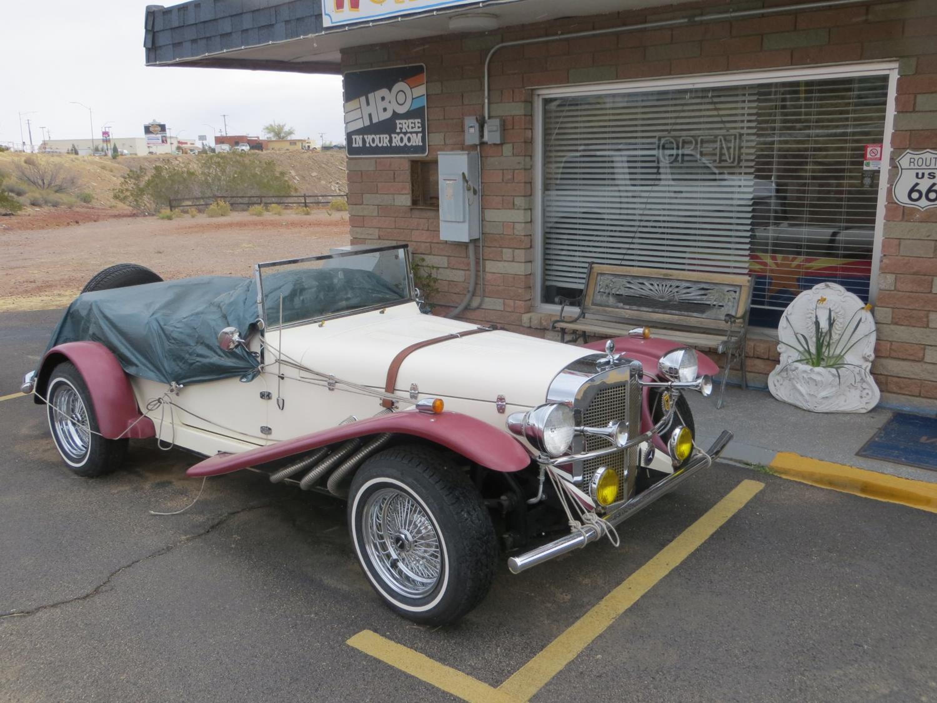 Kingman Vacations - El Trovatore Motel - Property Image 5