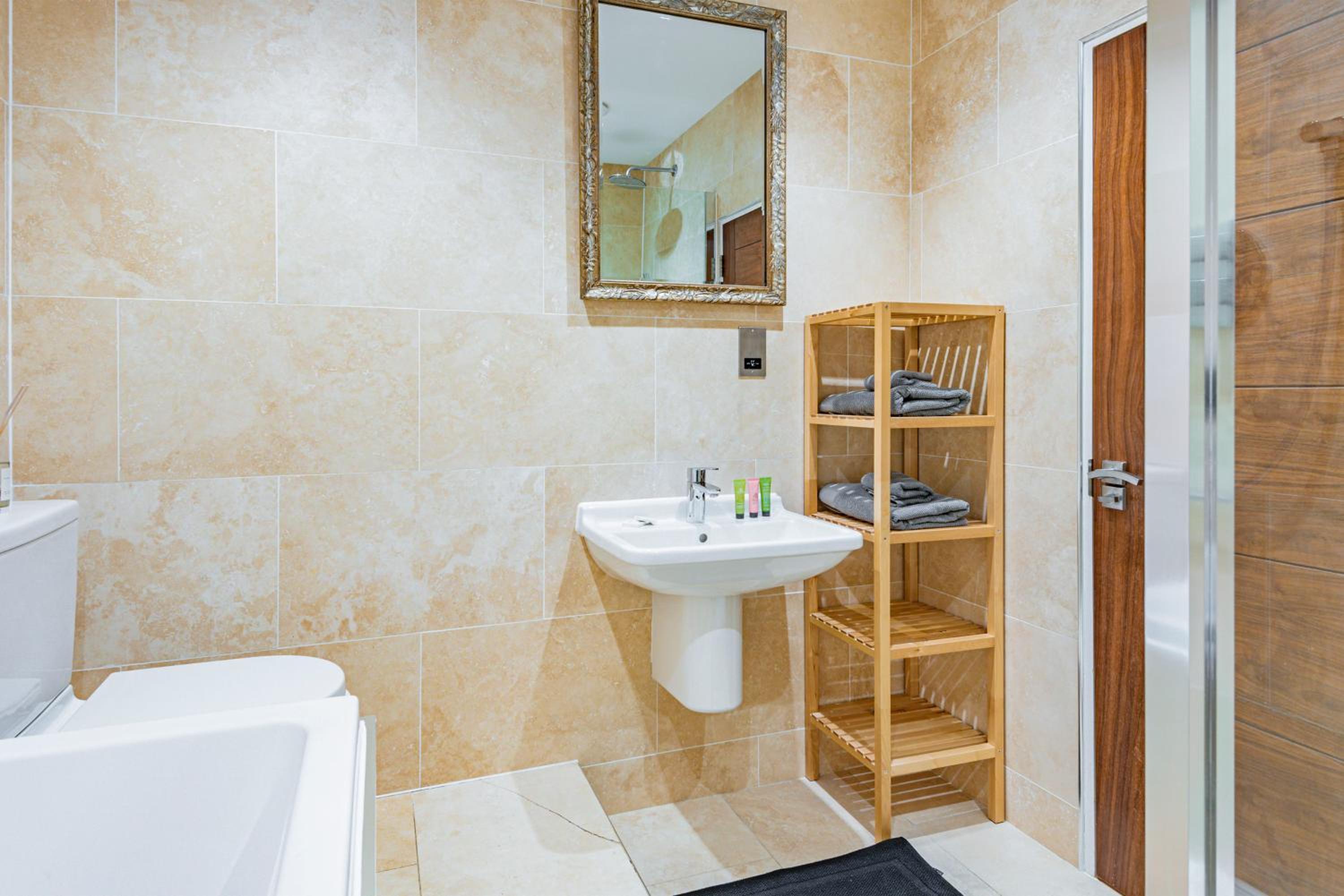 ARCORE London Premium Apartments Shaftesbury Avenue