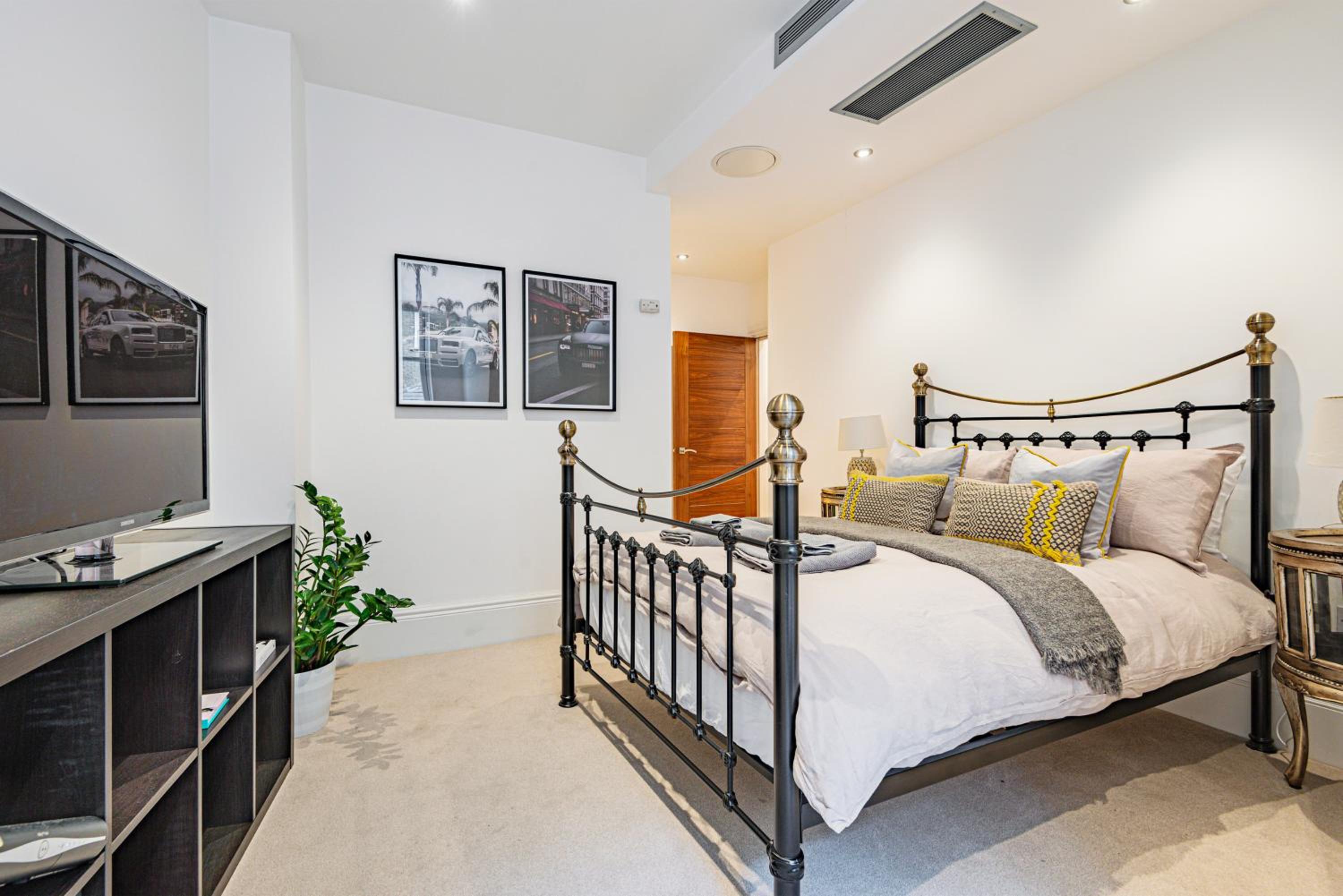 ARCORE London Premium Apartments Shaftesbury Avenue