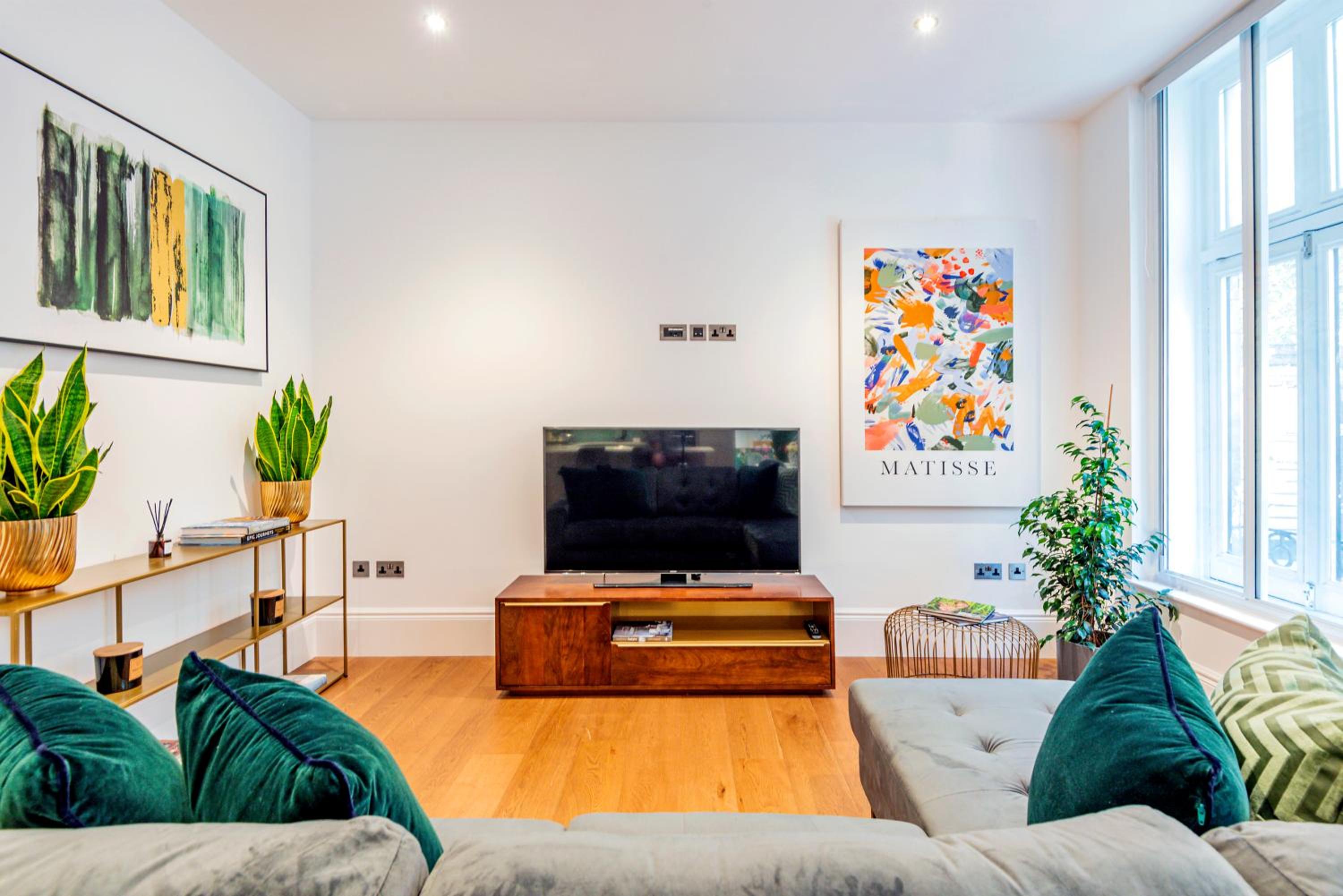 ARCORE London Premium Apartments Shaftesbury Avenue