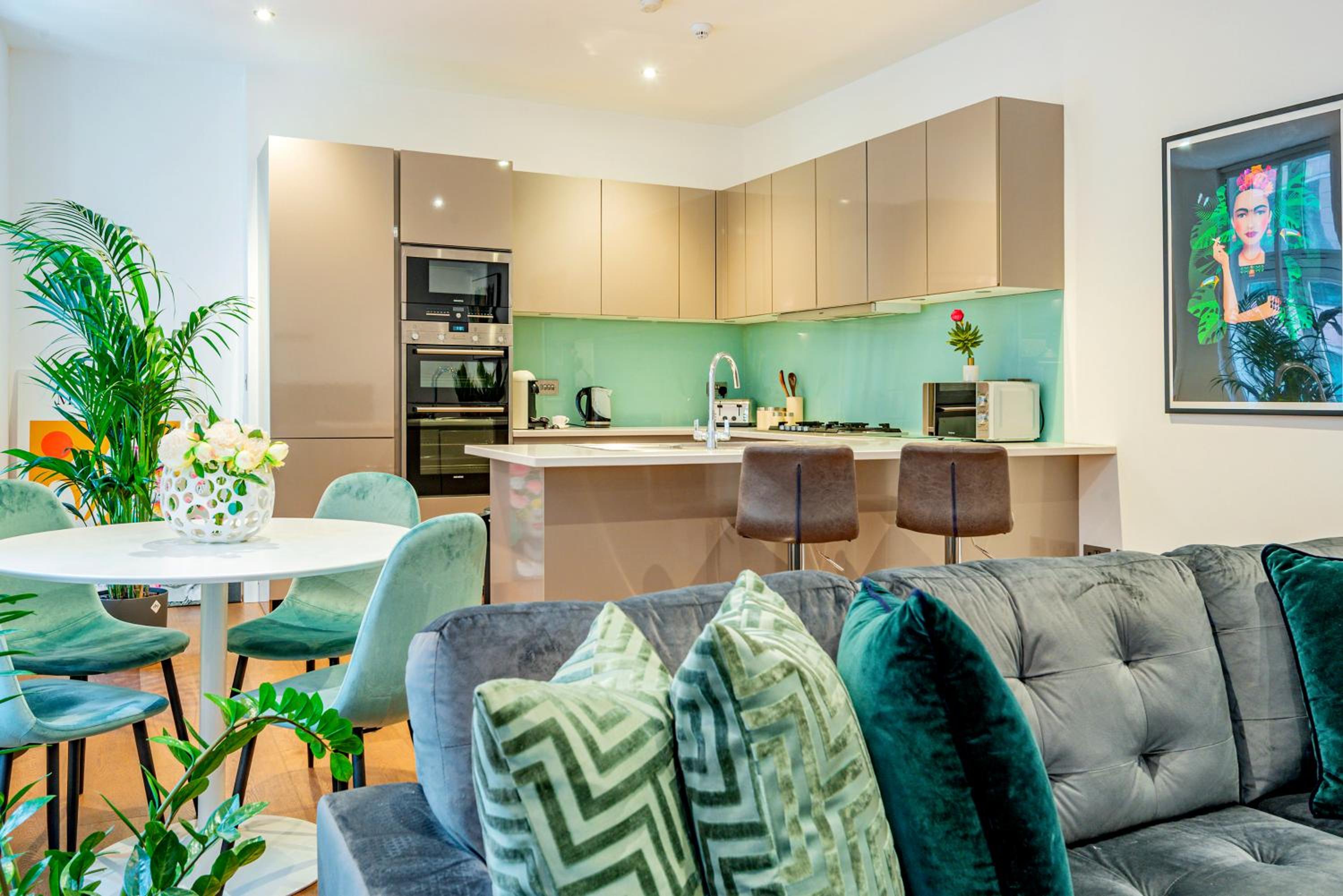 ARCORE London Premium Apartments Shaftesbury Avenue