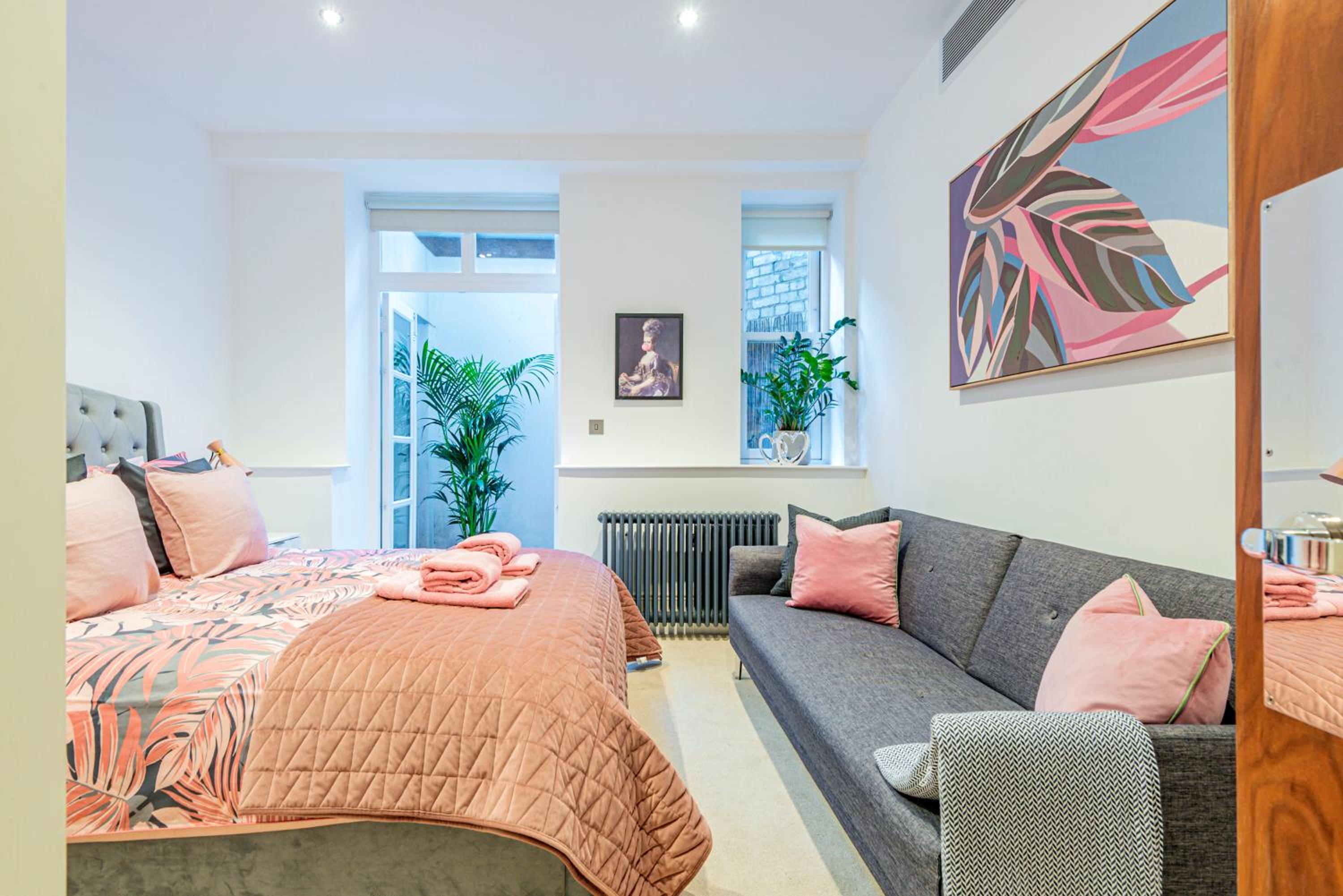 ARCORE London Premium Apartments Shaftesbury Avenue