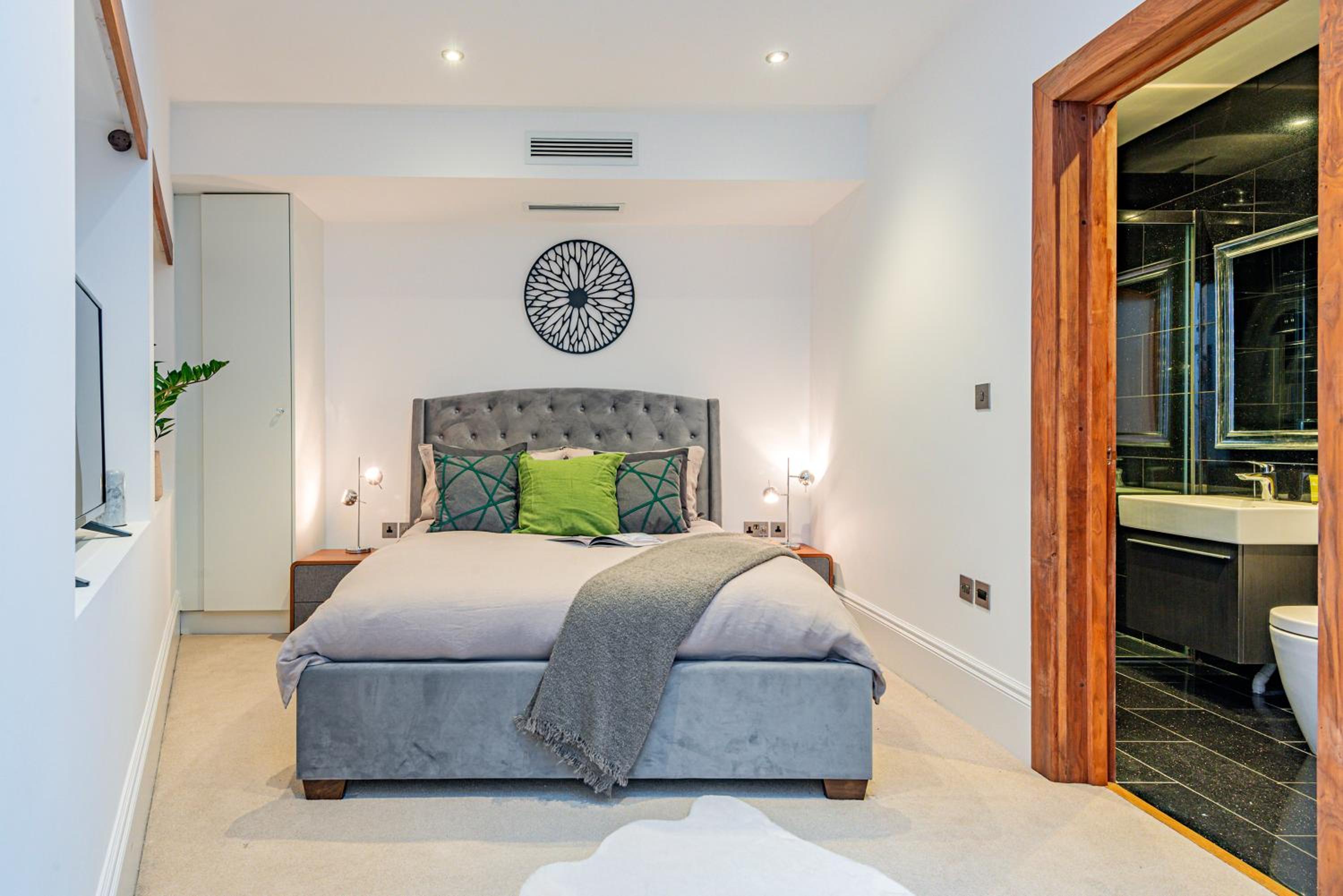 ARCORE London Premium Apartments Shaftesbury Avenue