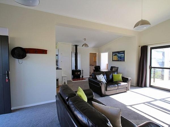 Ponderosa - Waitarere Beach Bach view 4