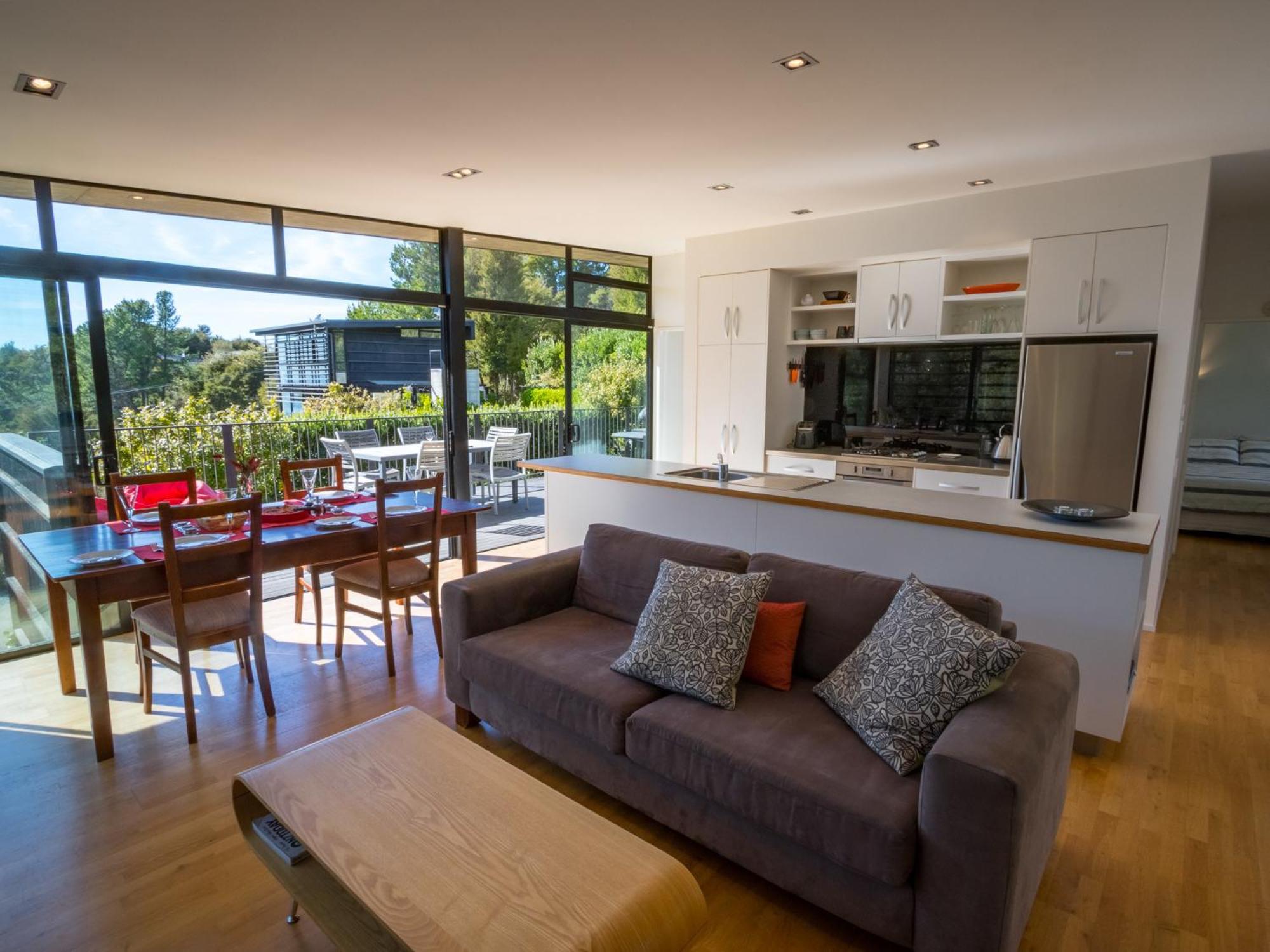 Bauhaus - Kaiteriteri Holiday Home view 4