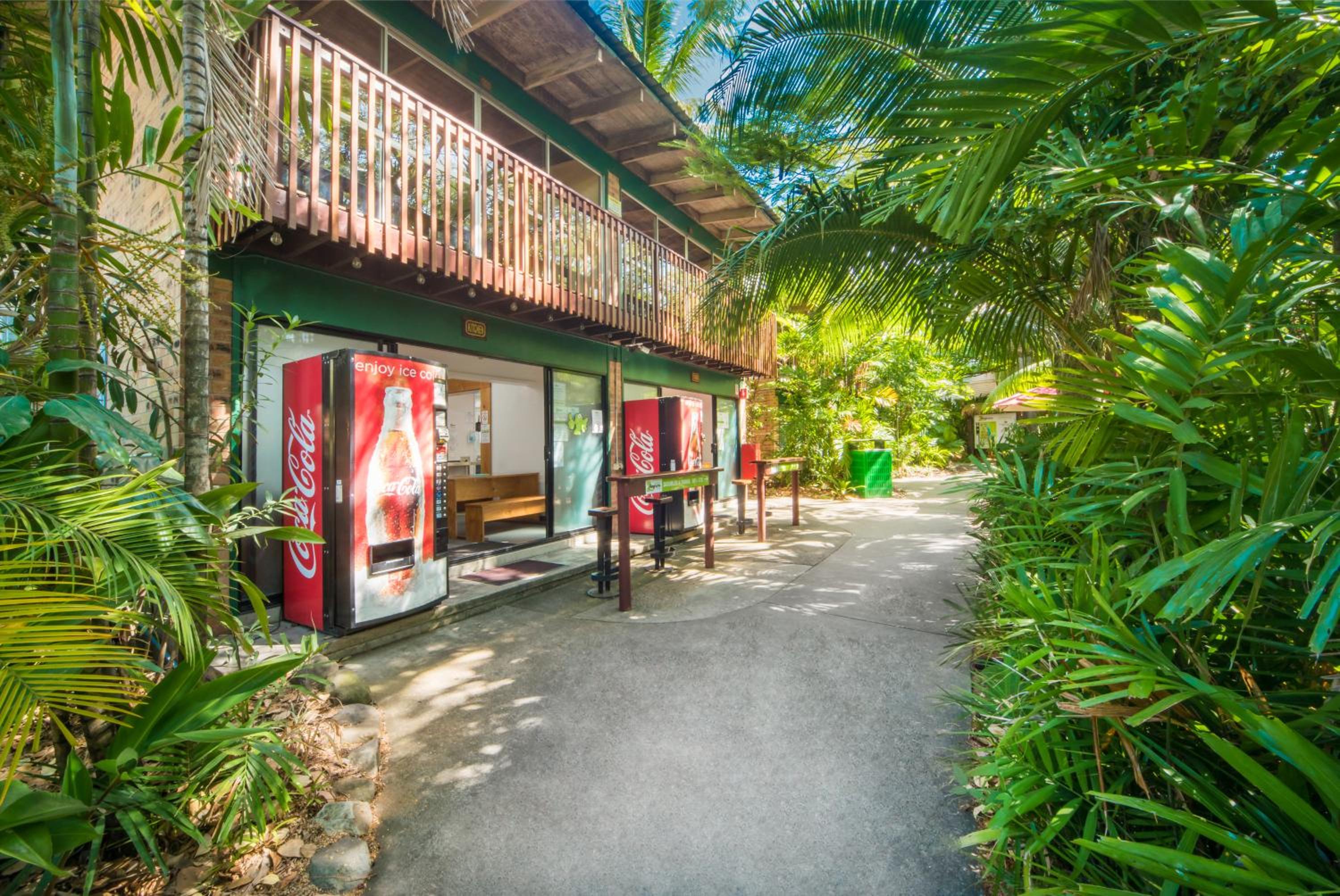 Airlie Beach Magnums - Adults Only