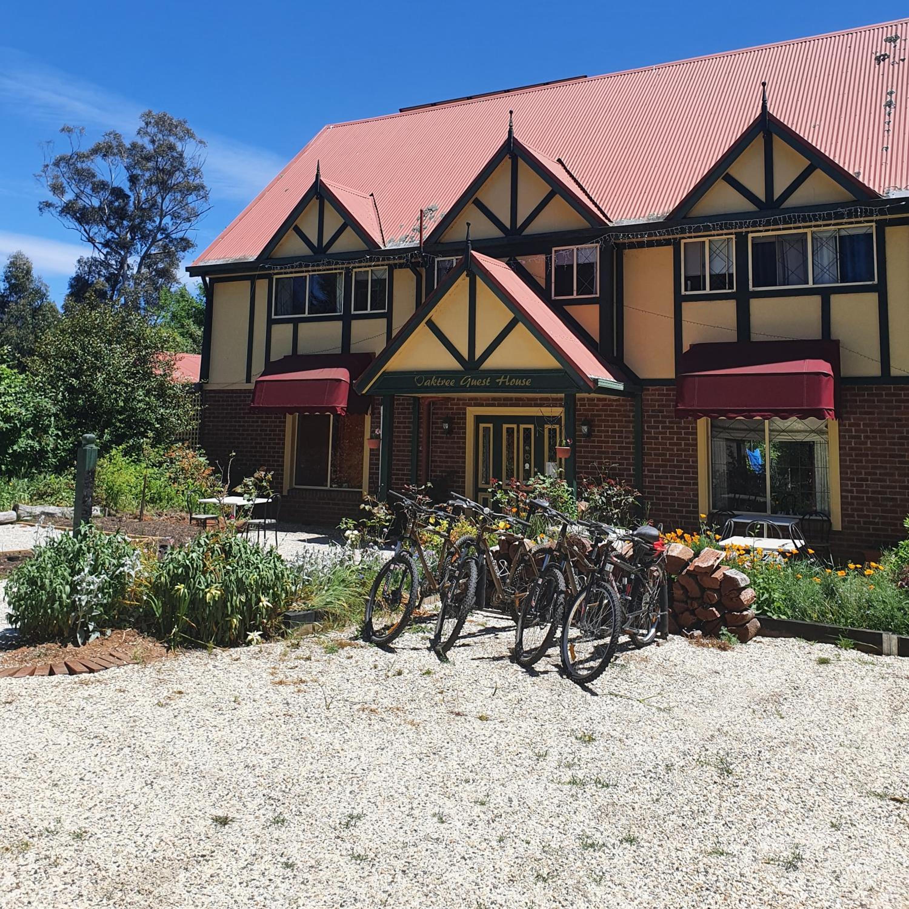 Oaktree Guest House
