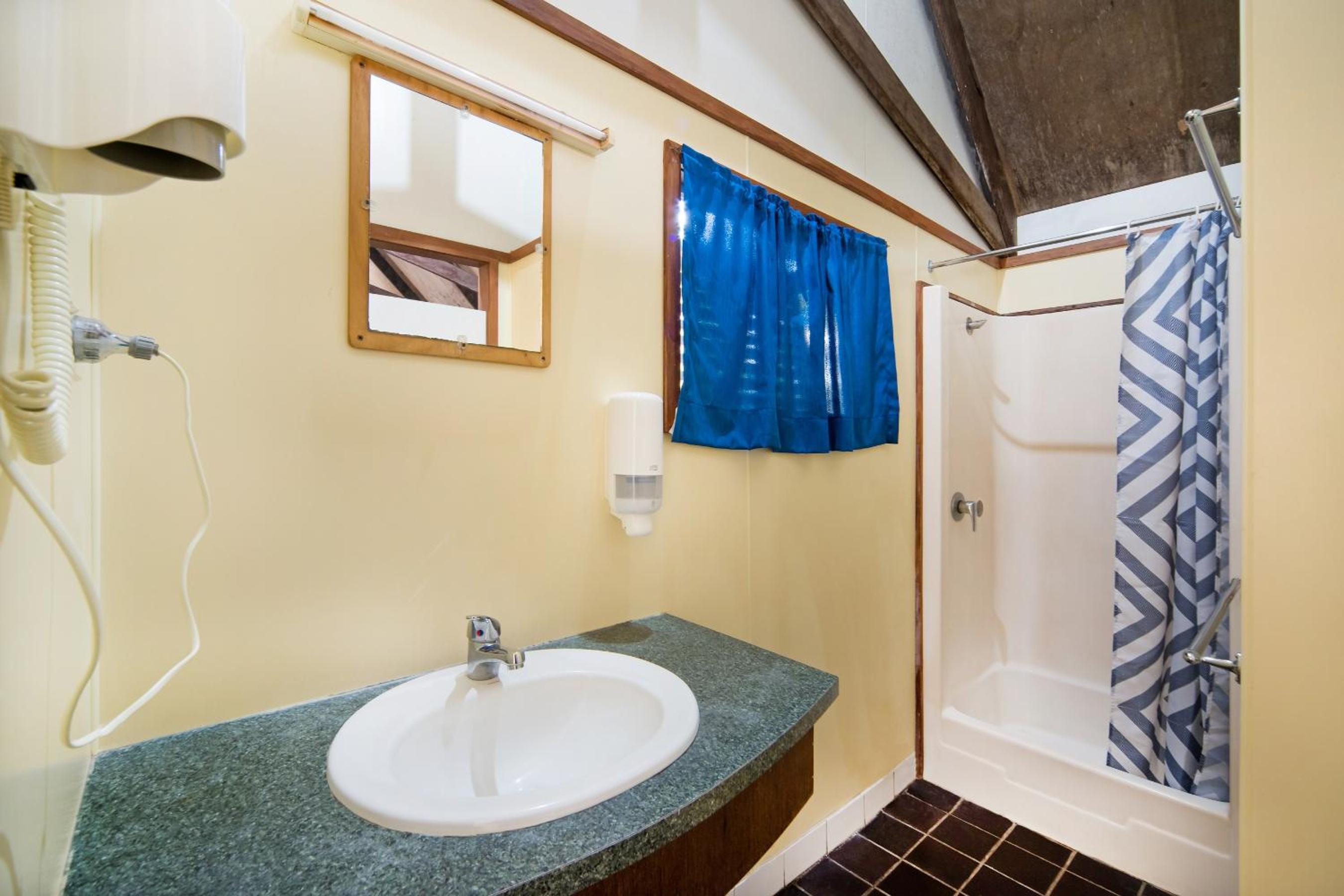 Airlie Beach Magnums - Adults Only