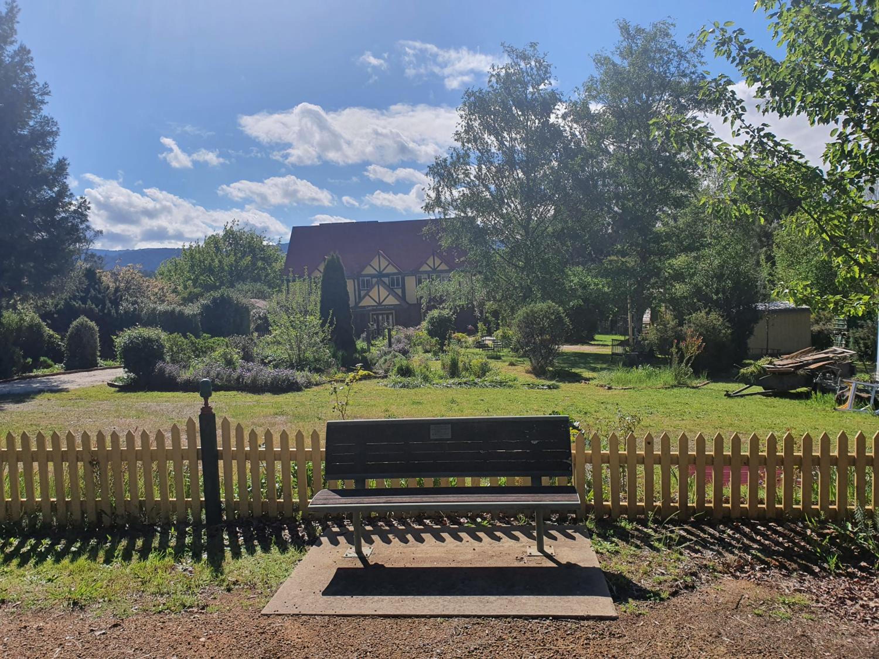 Oaktree Guest House