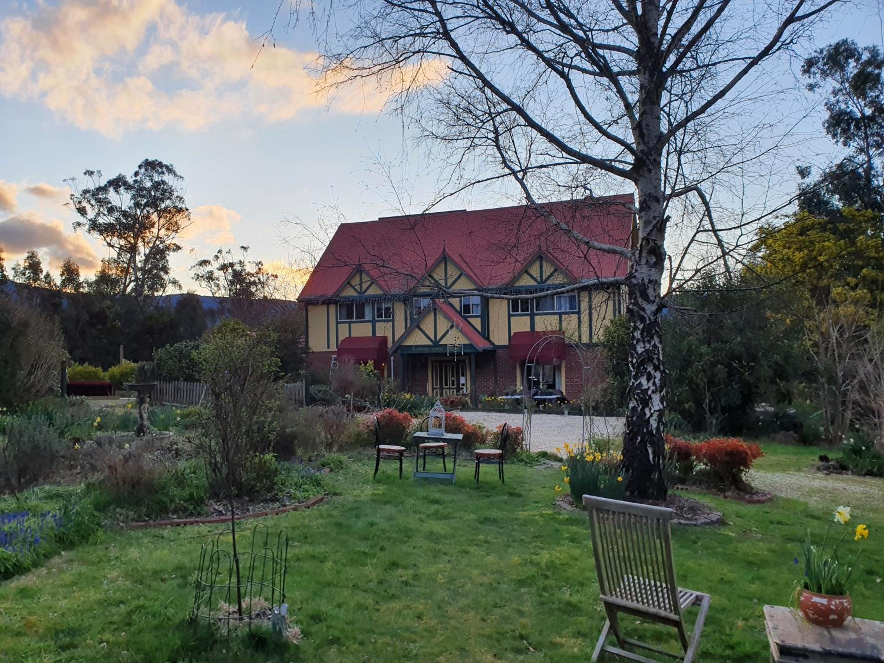 Oaktree Guest House