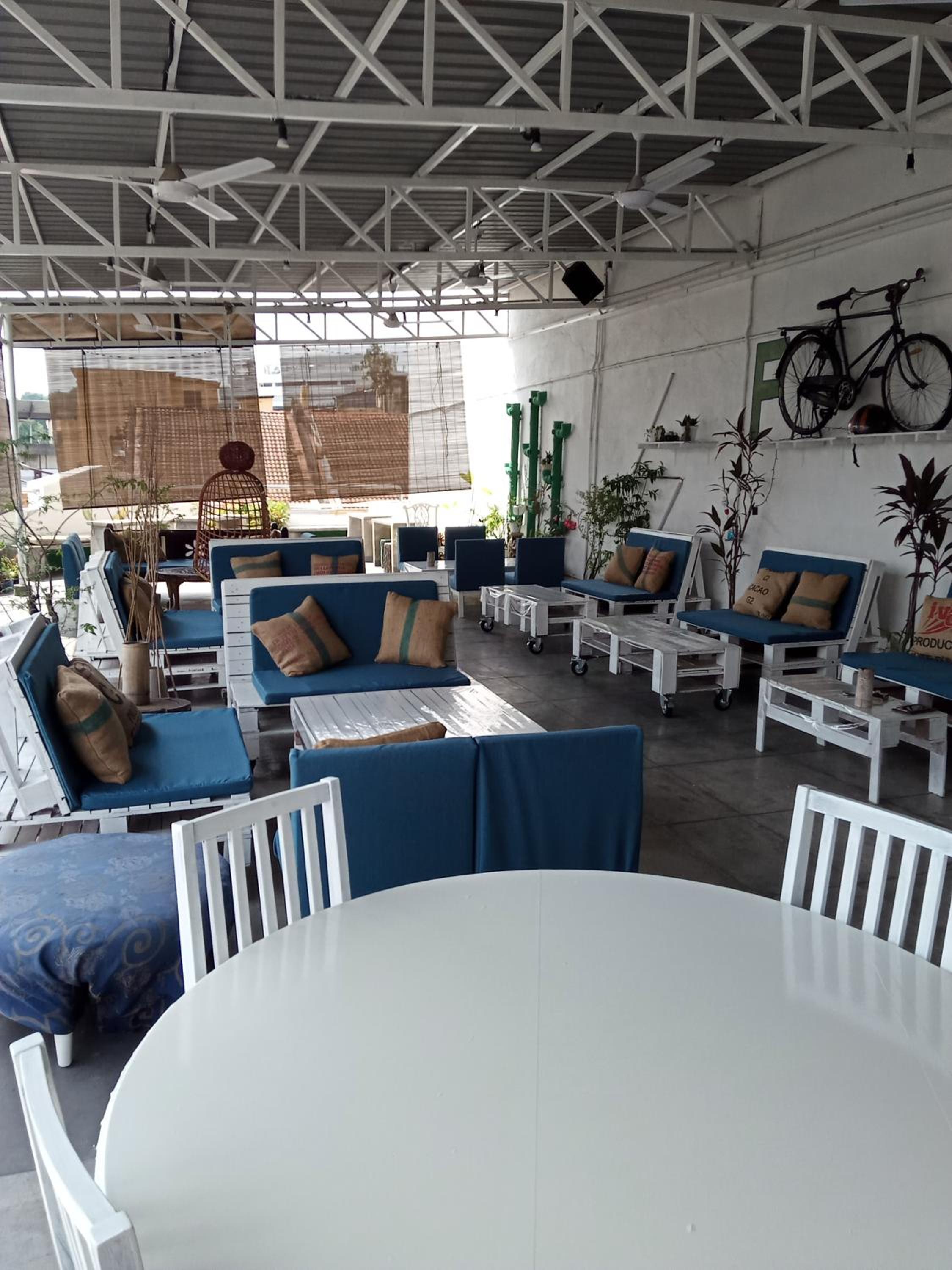 Birdnest Guesthouse, Gaia Rooftop Cafe