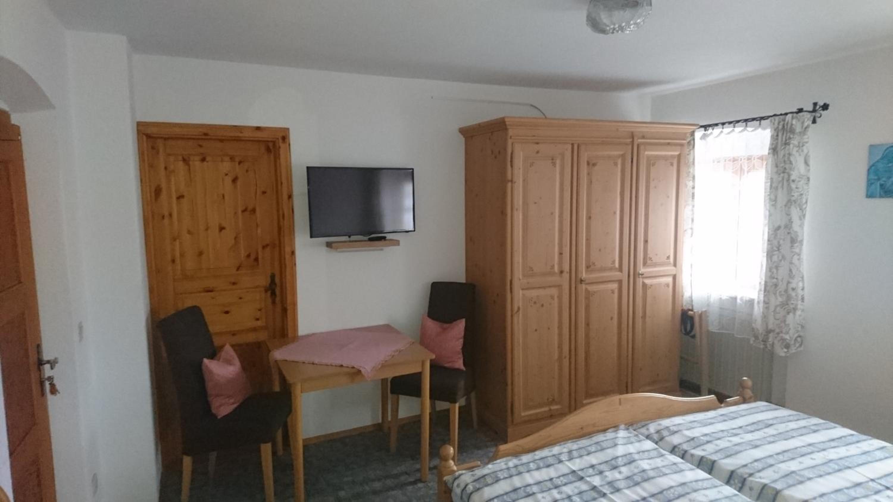 Ferienwohnung Karl view 3