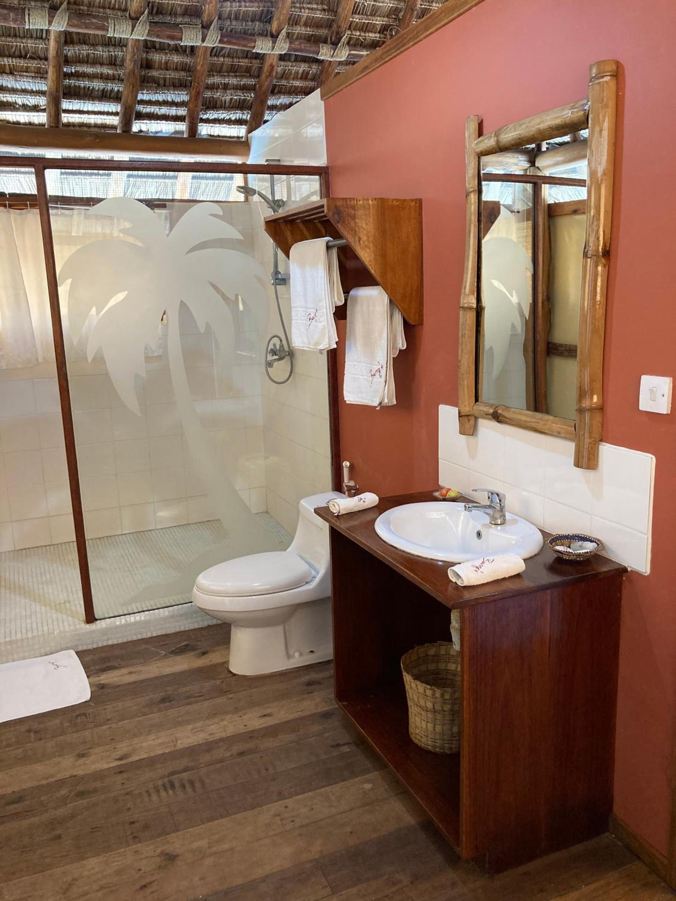 Barry's Beach Resort Pangani
